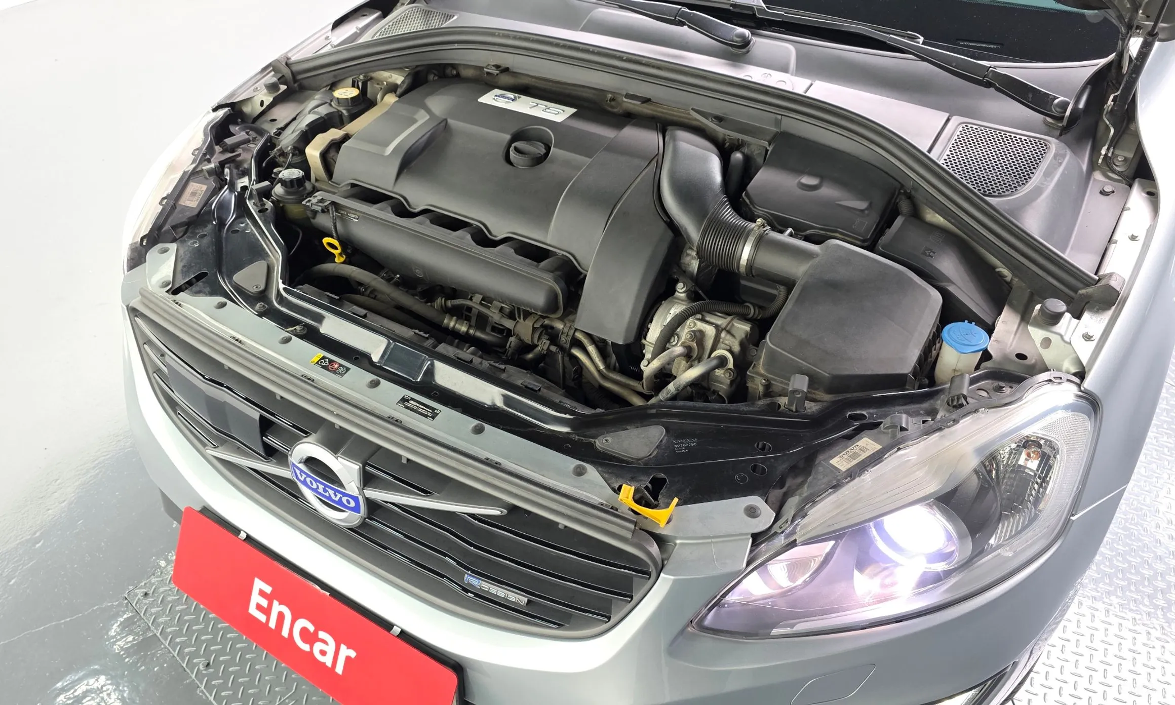 Volvo XC60 превью 6