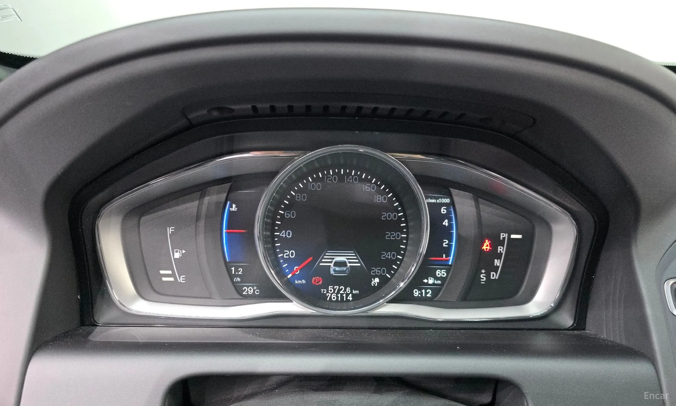 Volvo XC60 превью 8