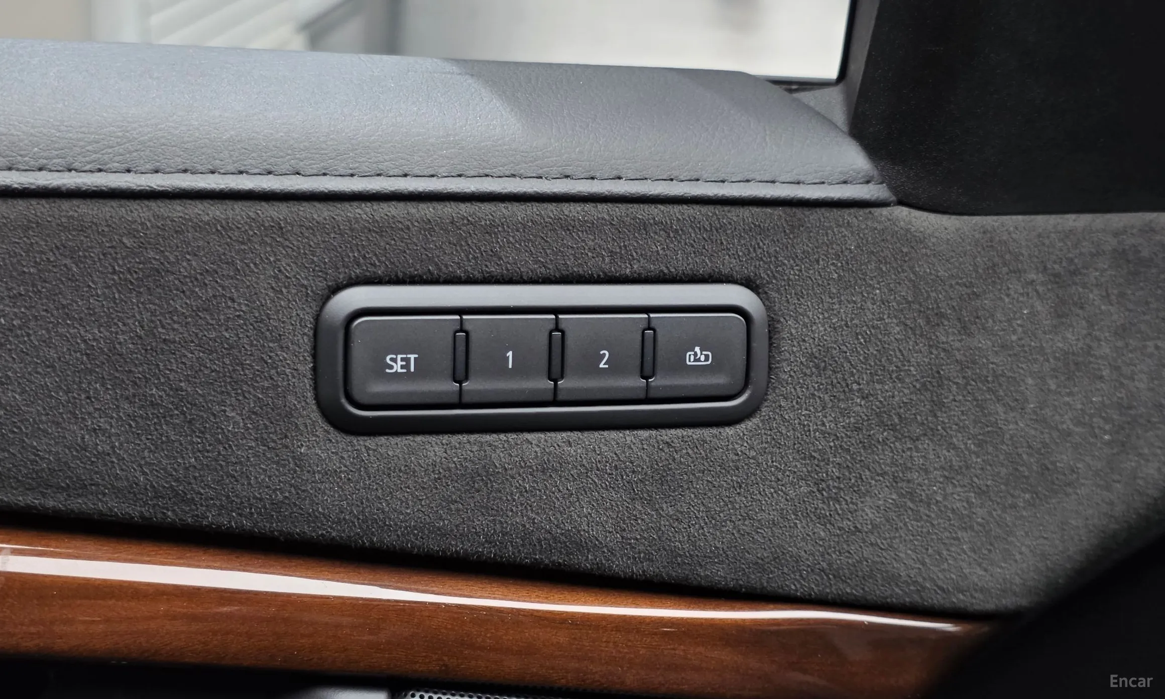 Cadillac Escalade превью 17