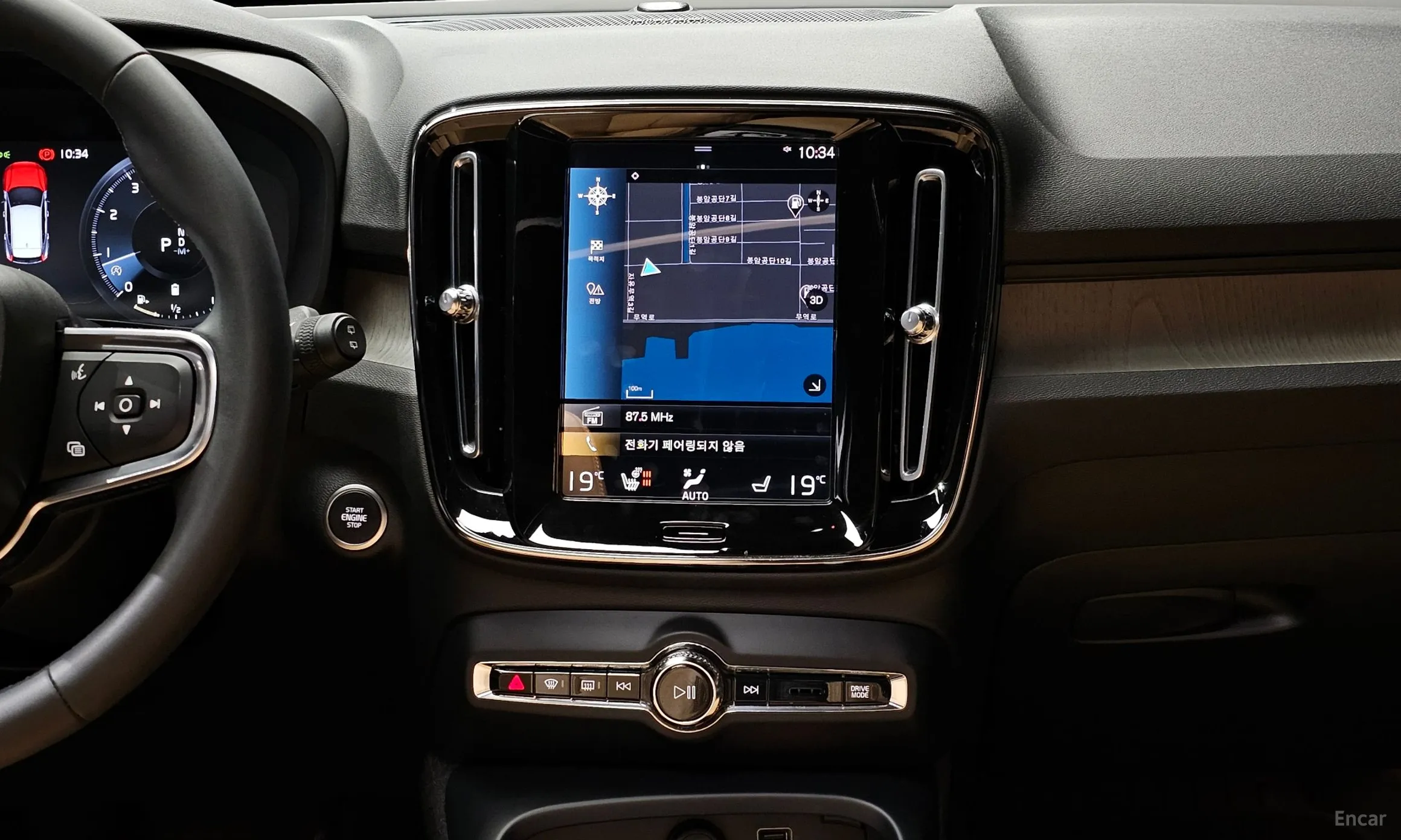 Volvo XC40 превью 14
