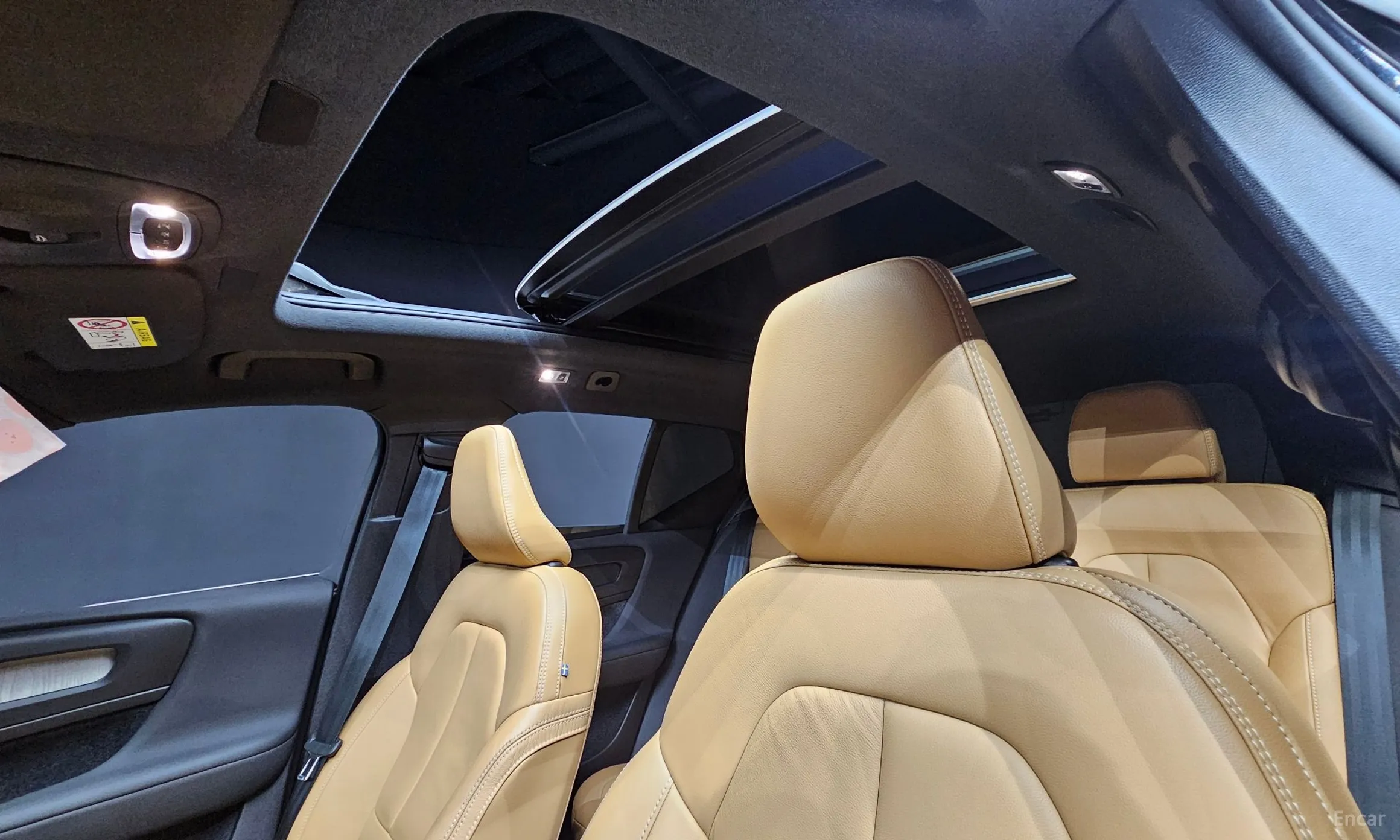 Volvo XC40 превью 19