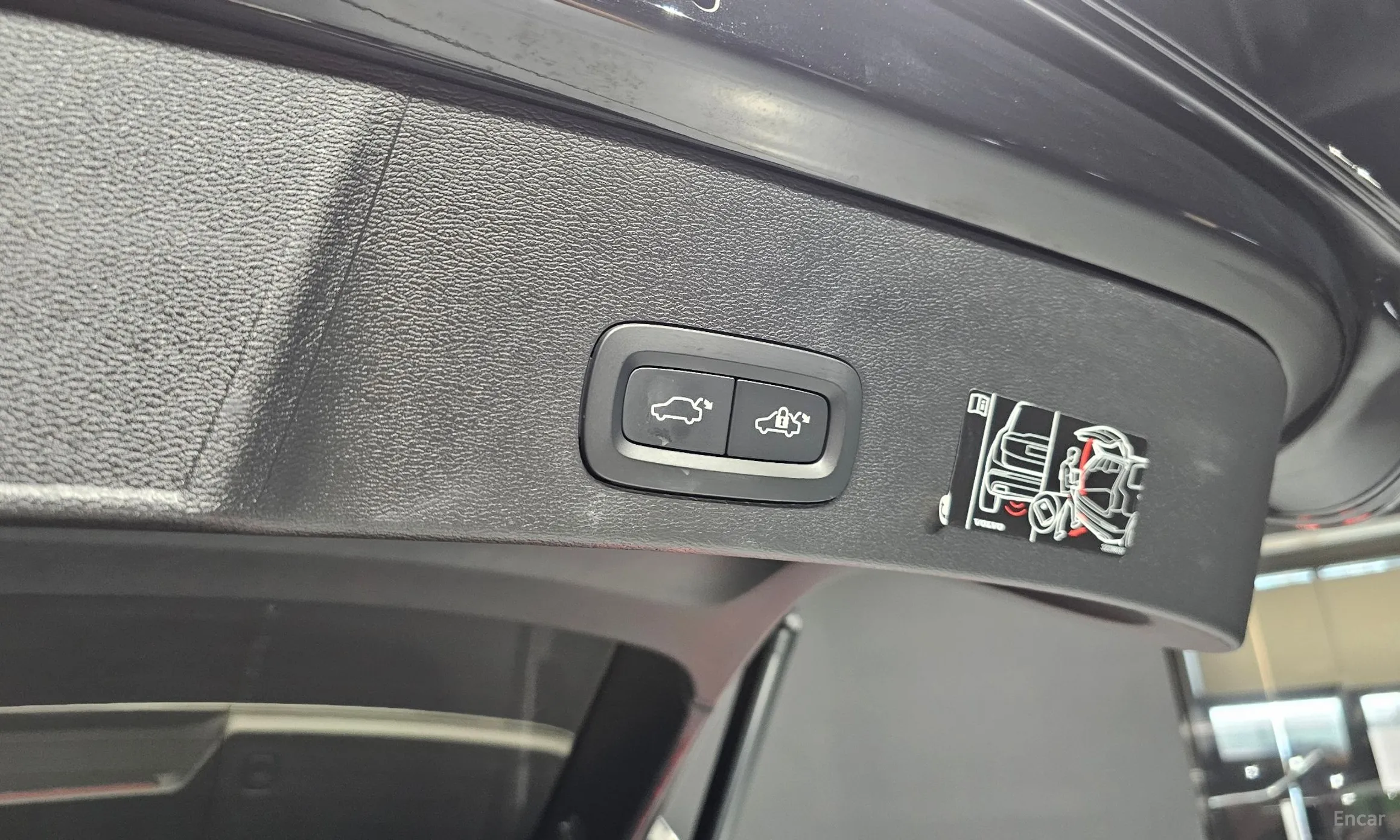 Volvo XC40 превью 20