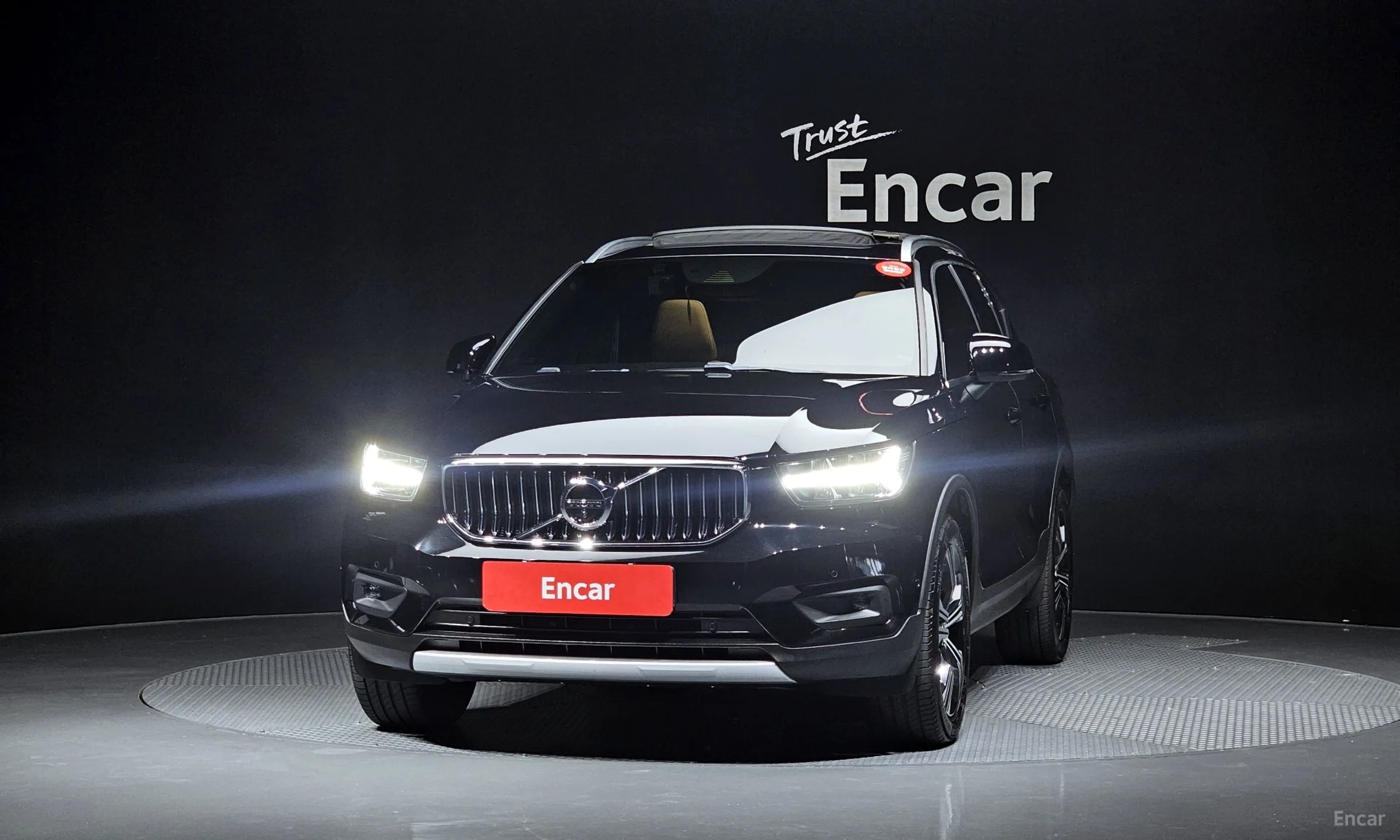 Volvo XC40 превью 3