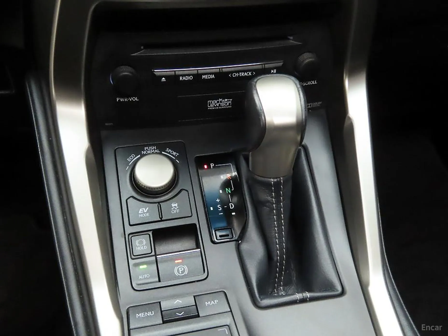 Lexus NX300h превью 10