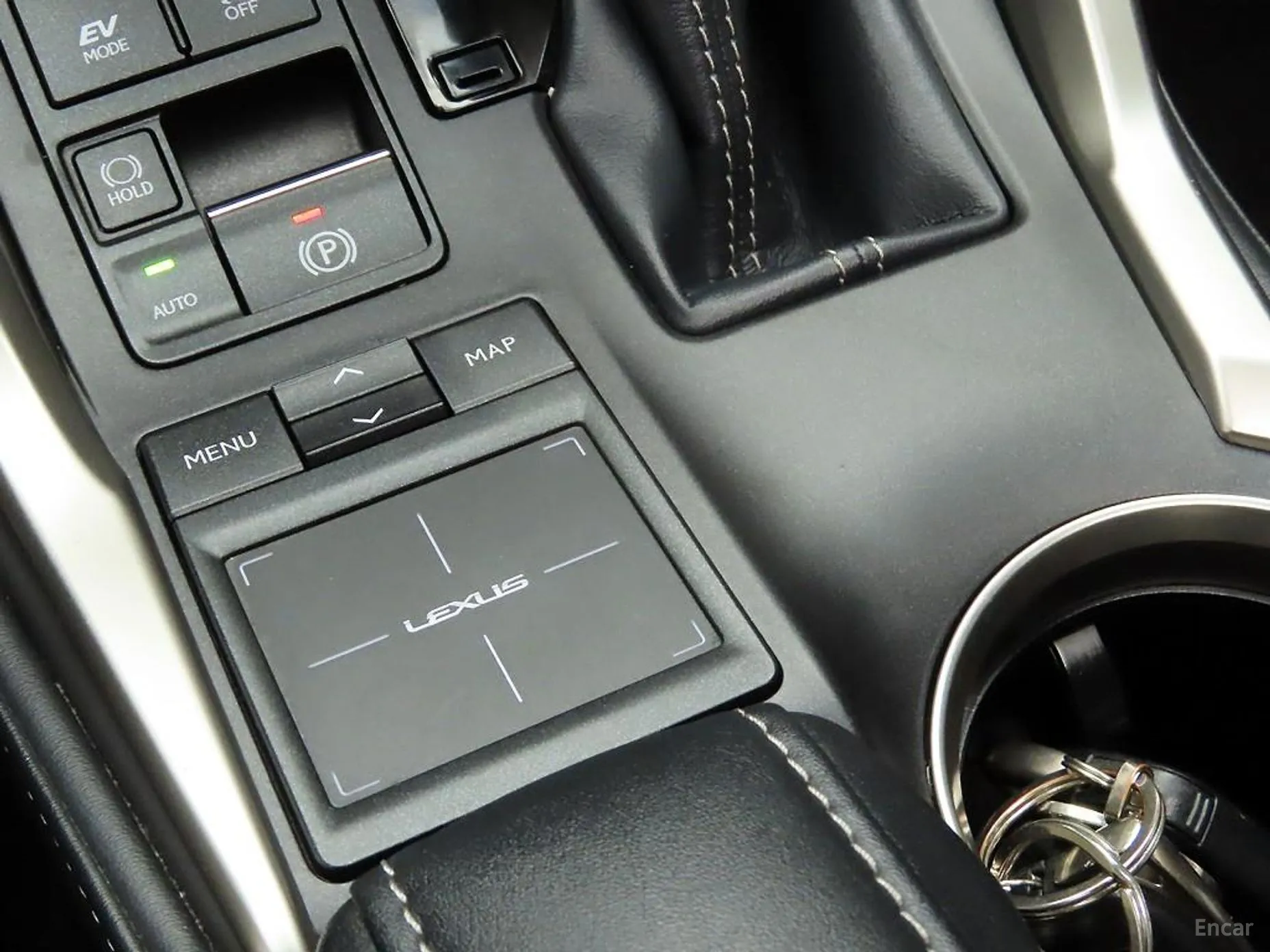 Lexus NX300h превью 11