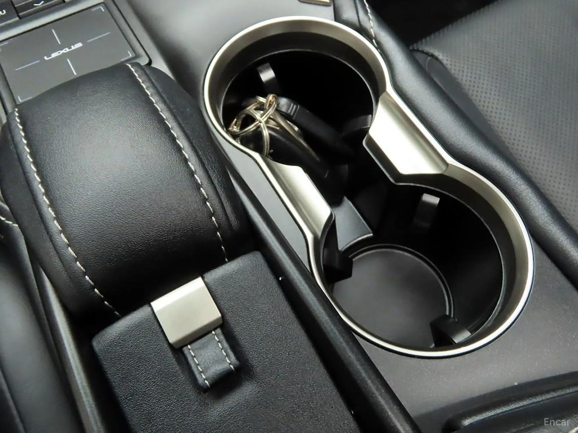 Lexus NX300h превью 12