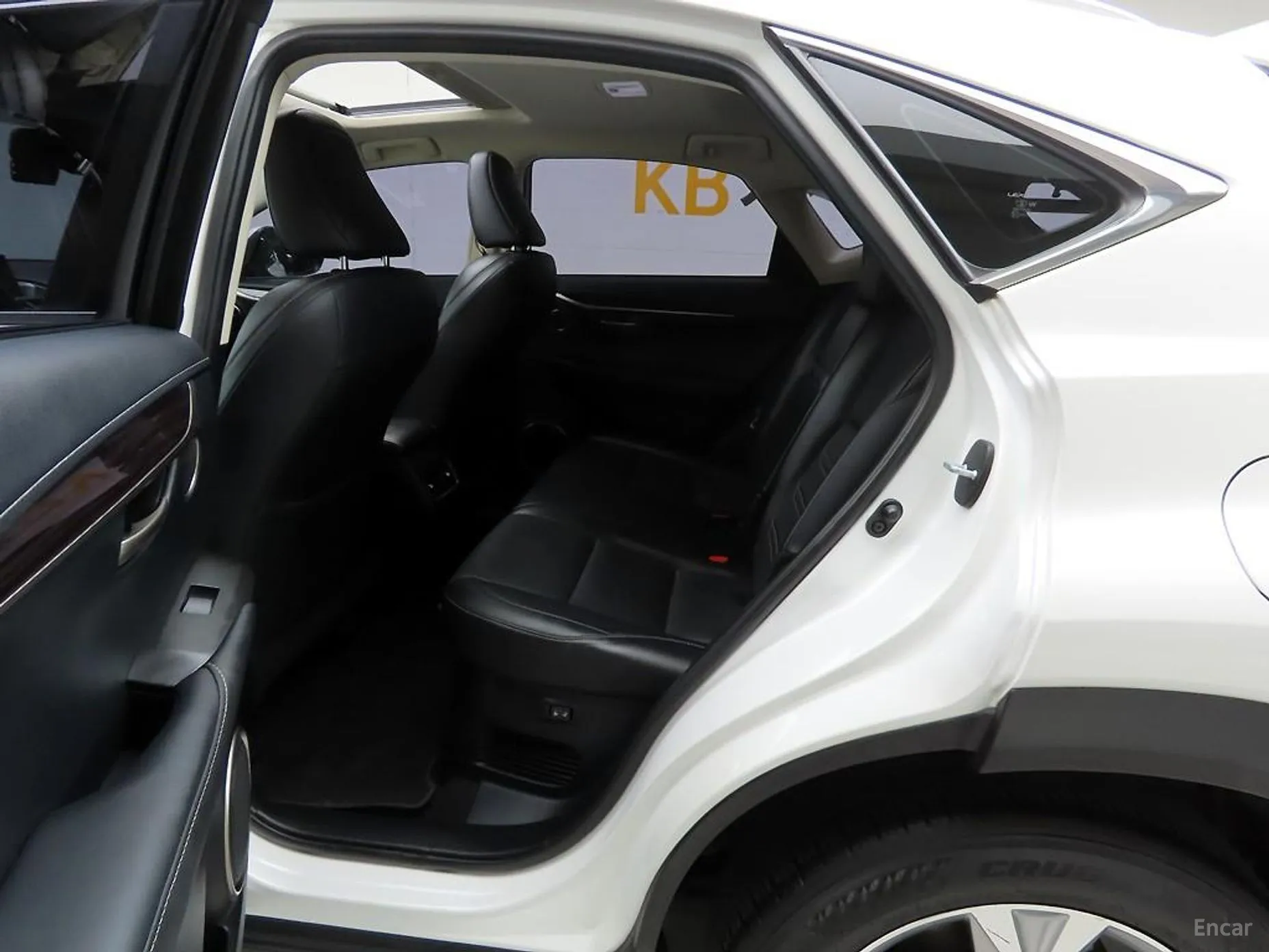 Lexus NX300h превью 14