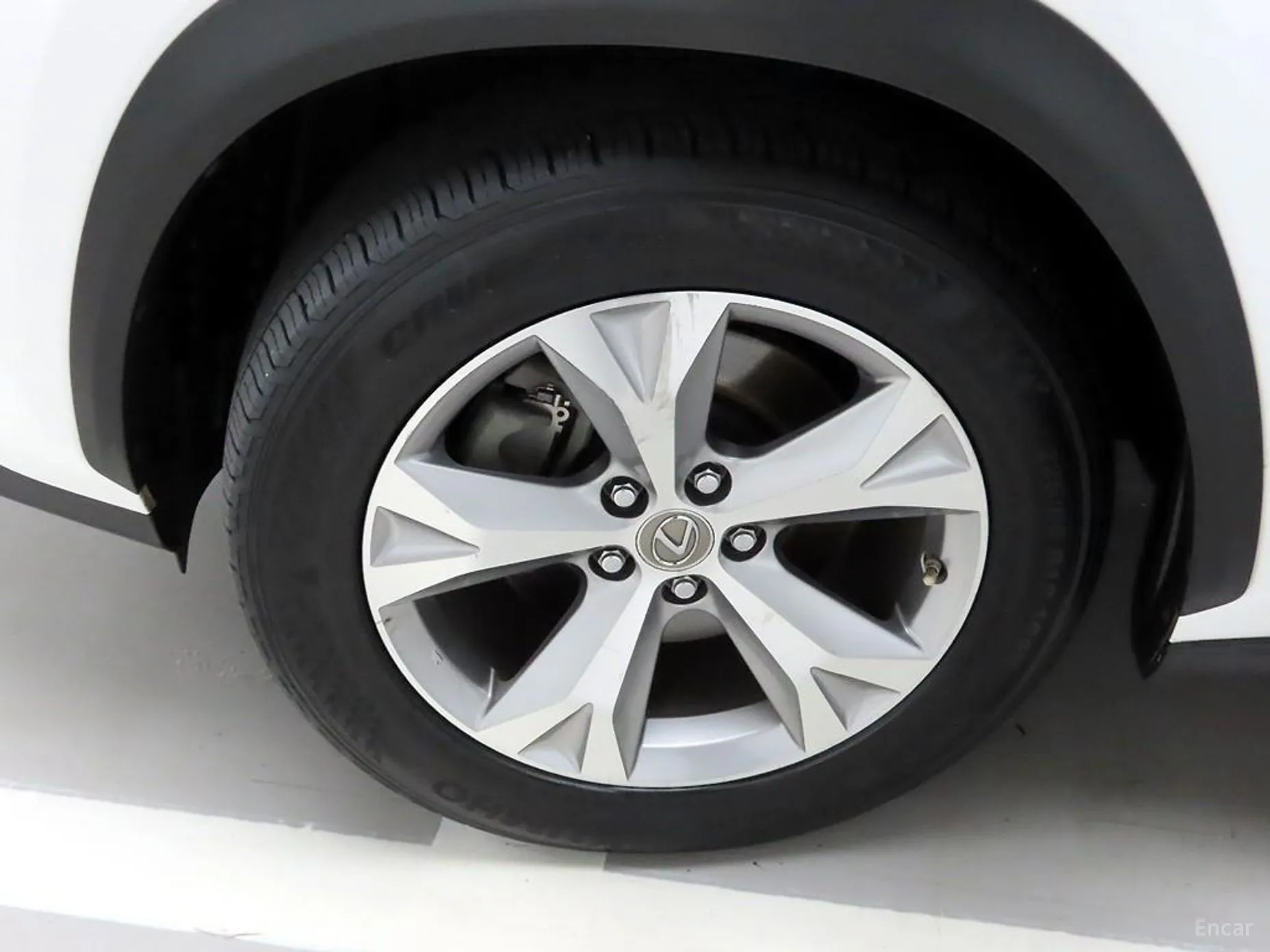 Lexus NX300h превью 19