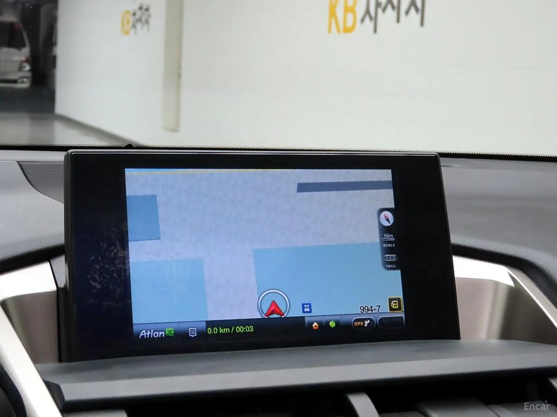Lexus NX300h превью 8