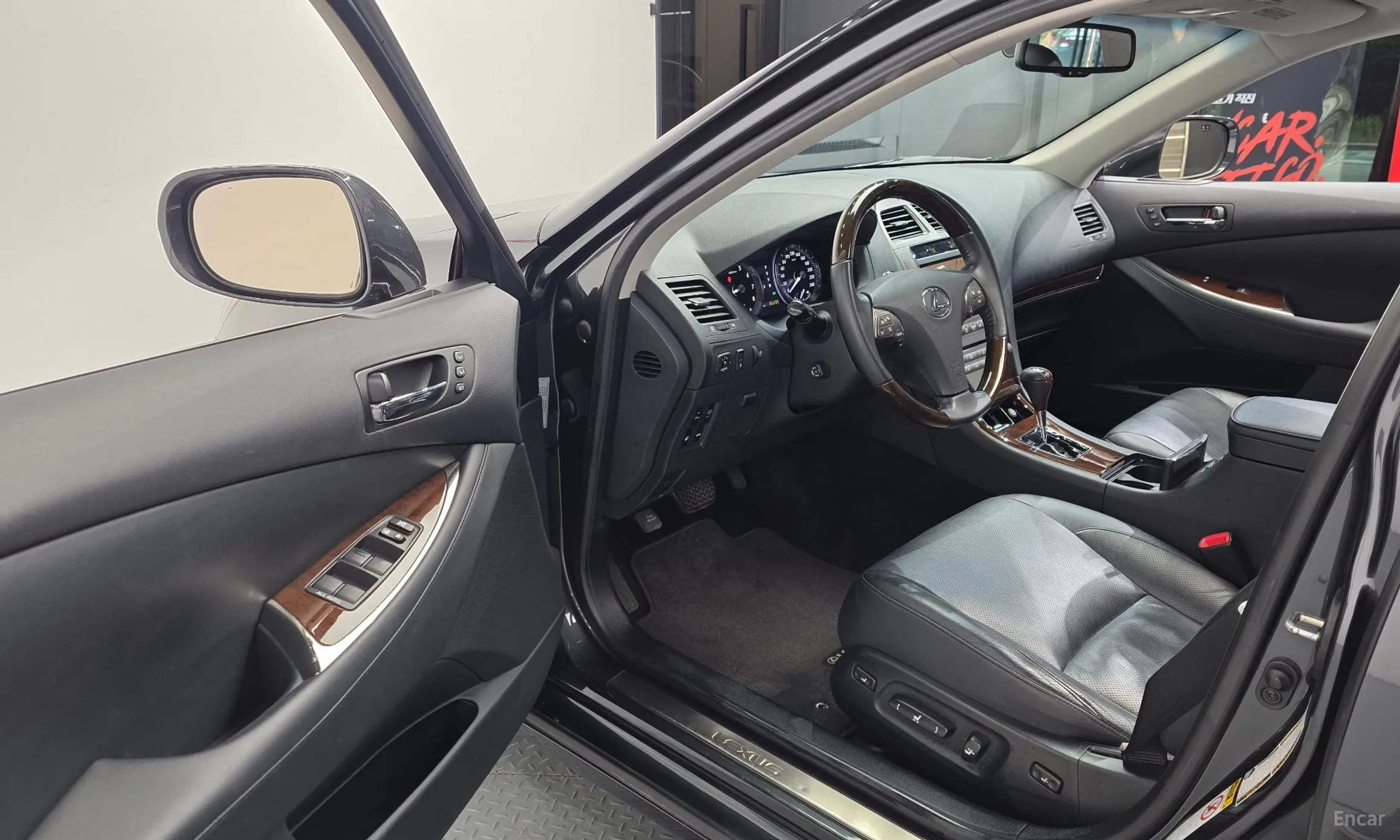 Lexus ES350 превью 10