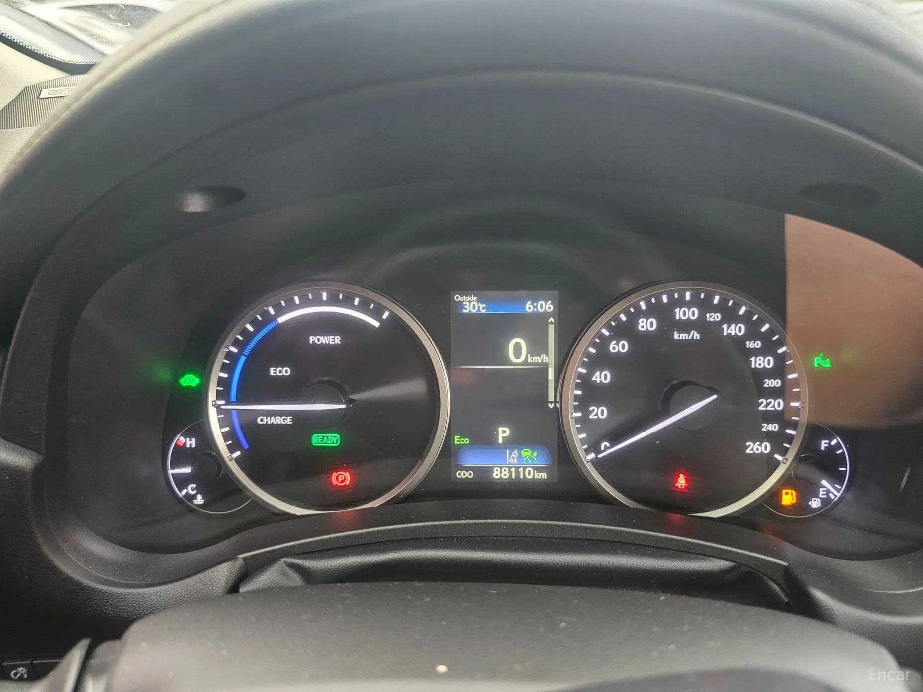 Lexus NX300h превью 10