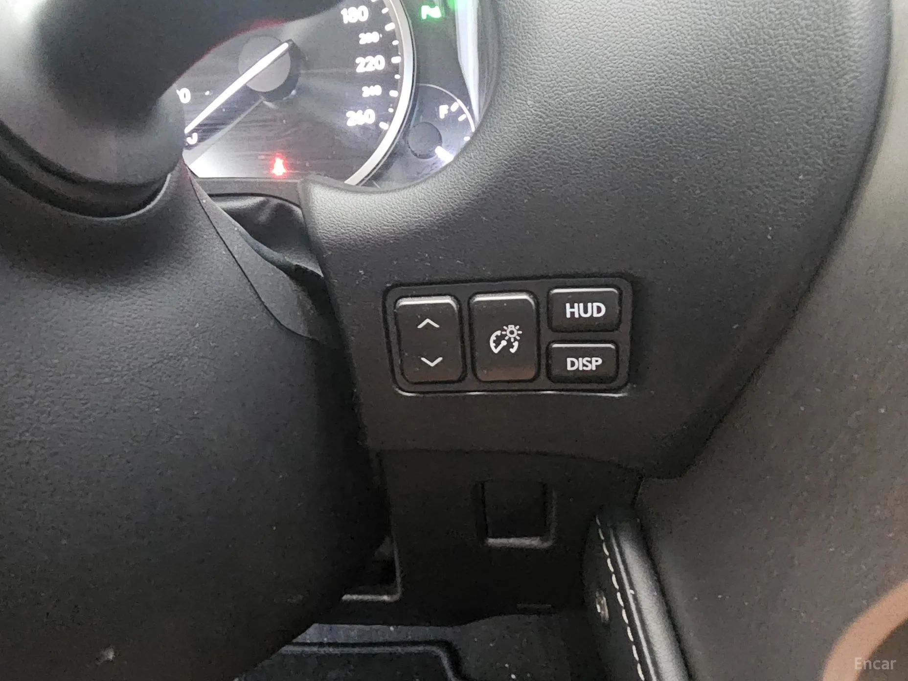 Lexus NX300h превью 16