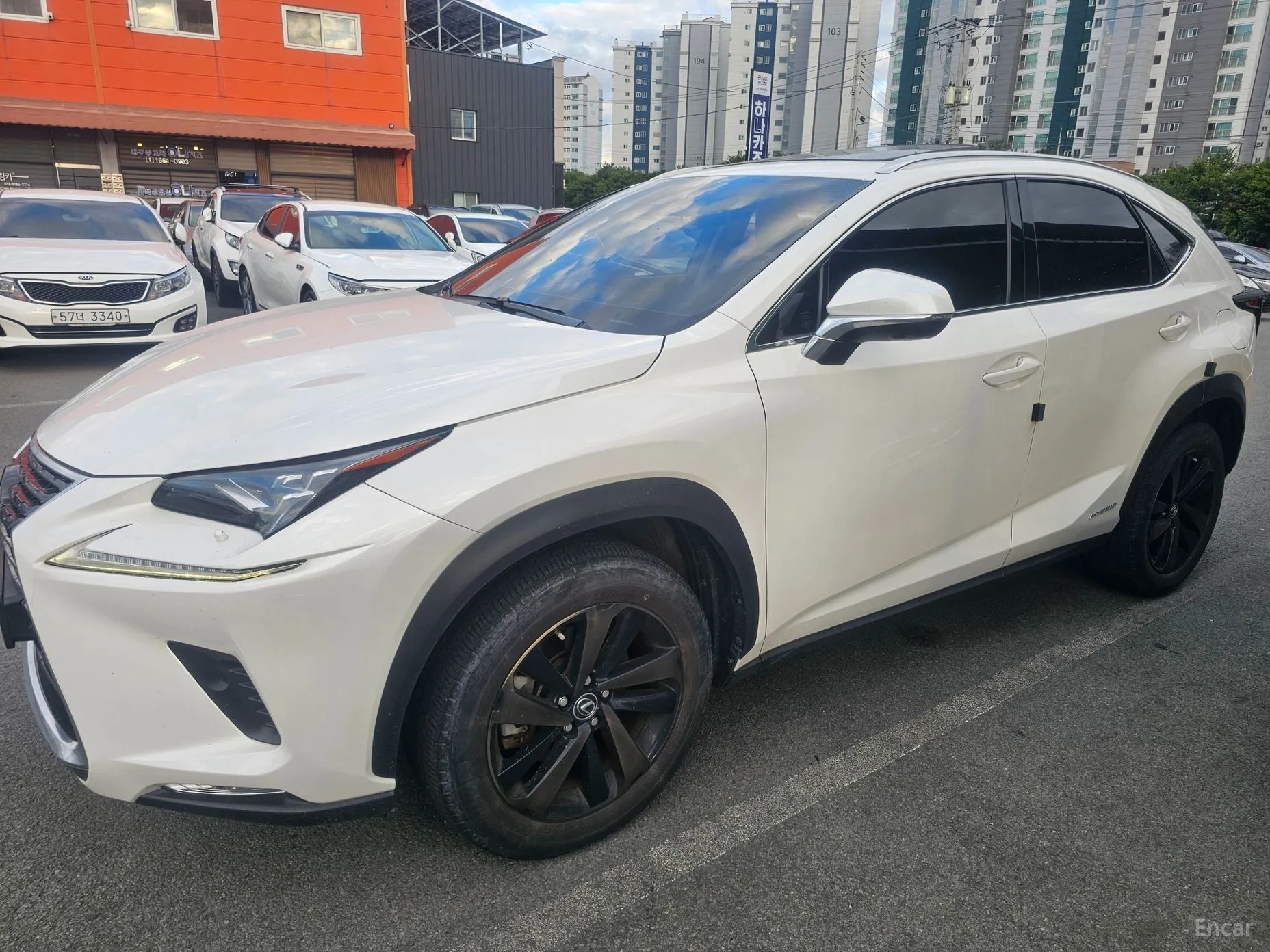 Lexus NX300h превью 3
