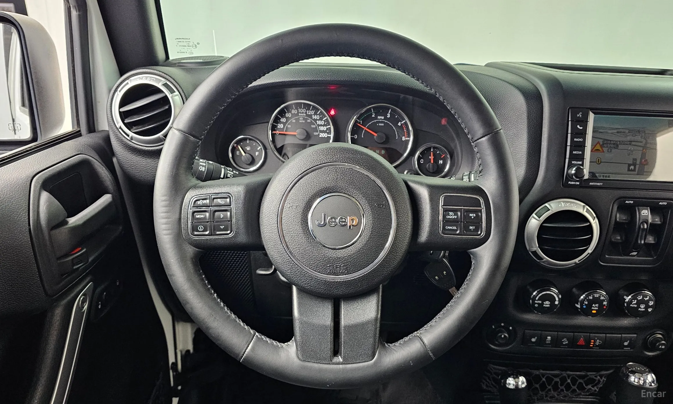 Jeep Wrangler (JK) превью 13