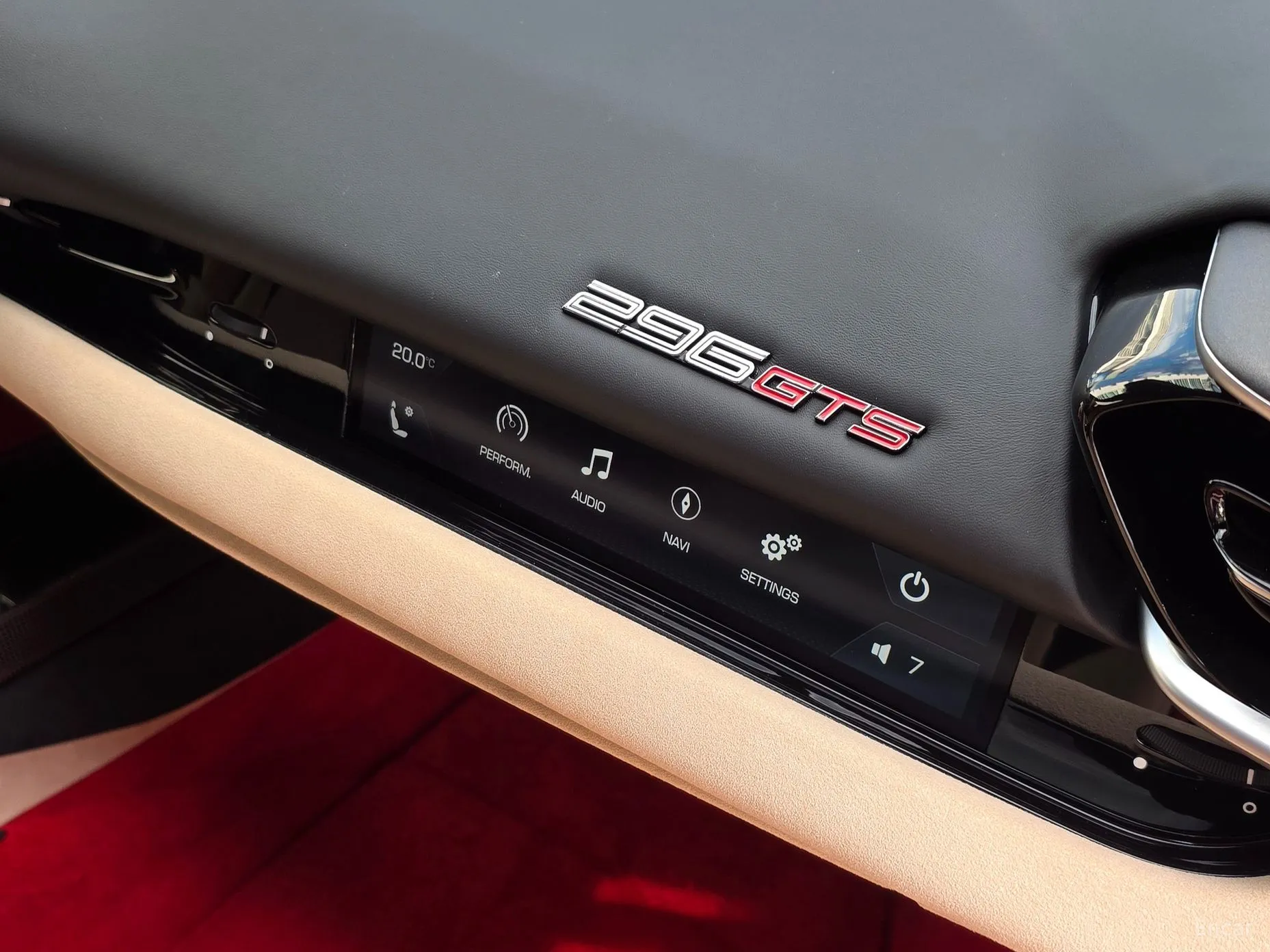 Ferrari 296 GTS превью 14