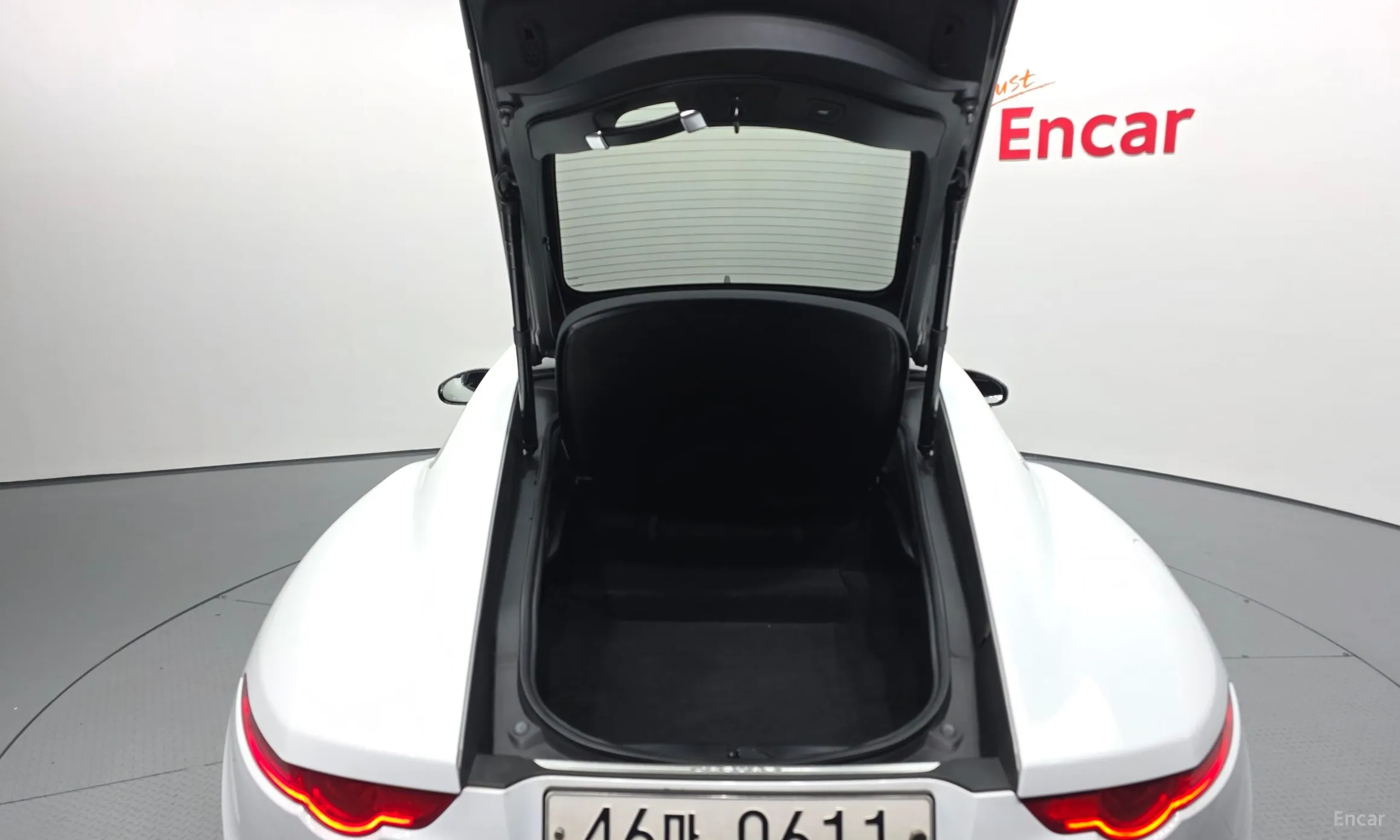 Jaguar F-TYPE превью 20