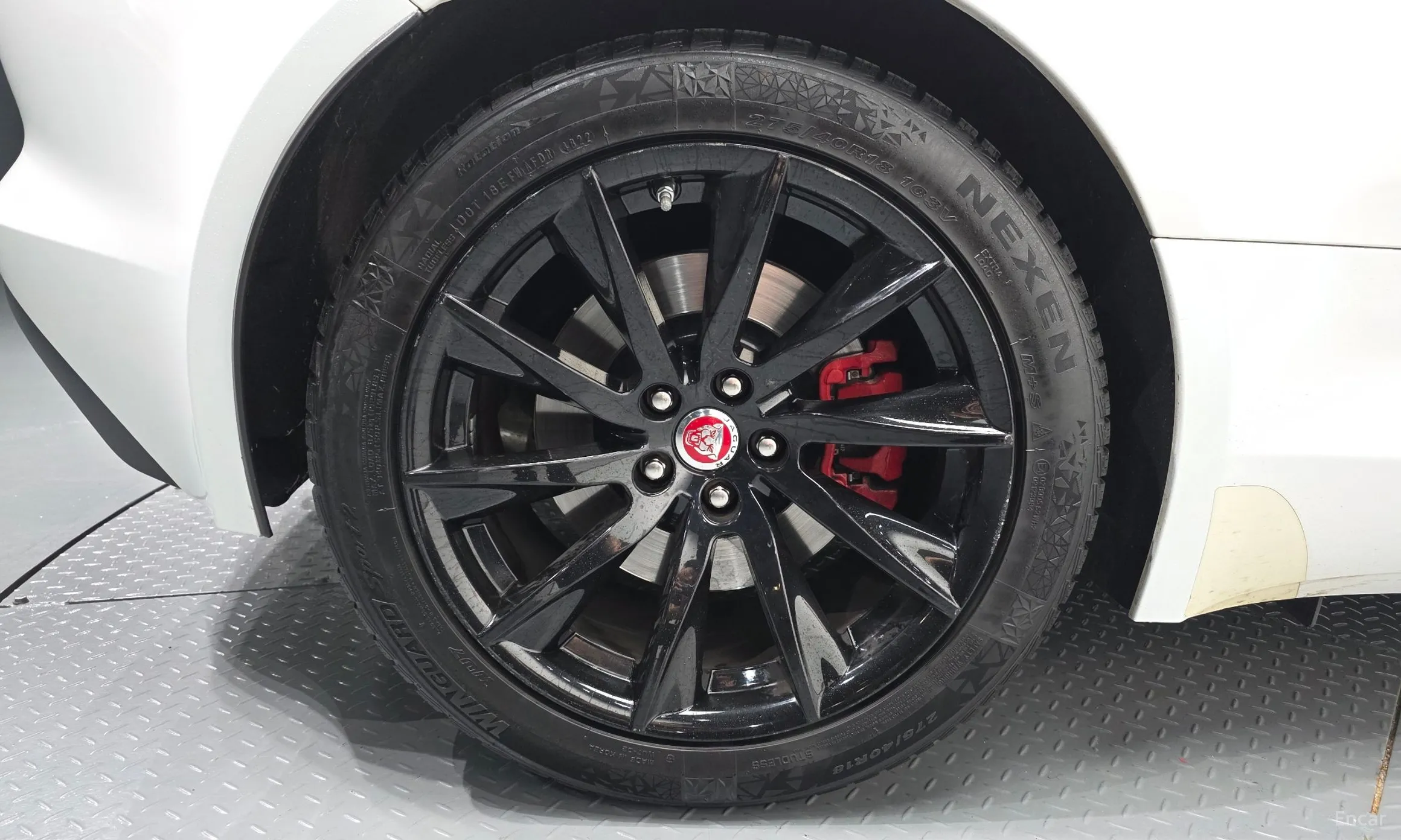Jaguar F-TYPE превью 5