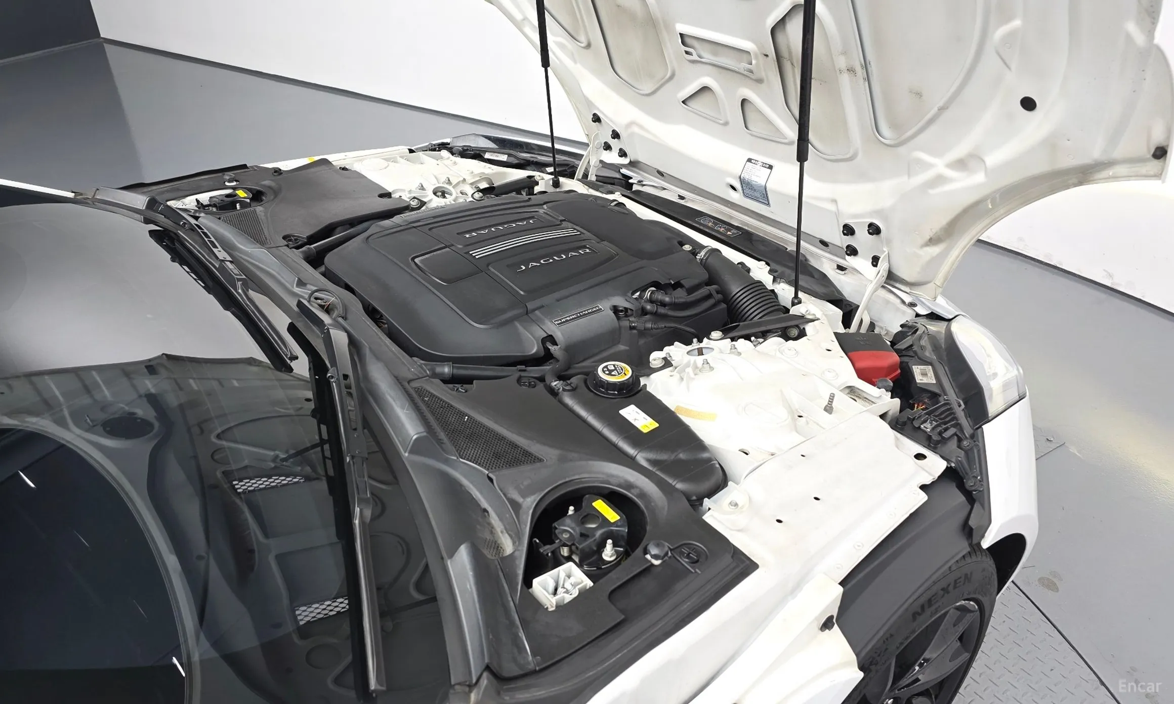 Jaguar F-TYPE превью 6