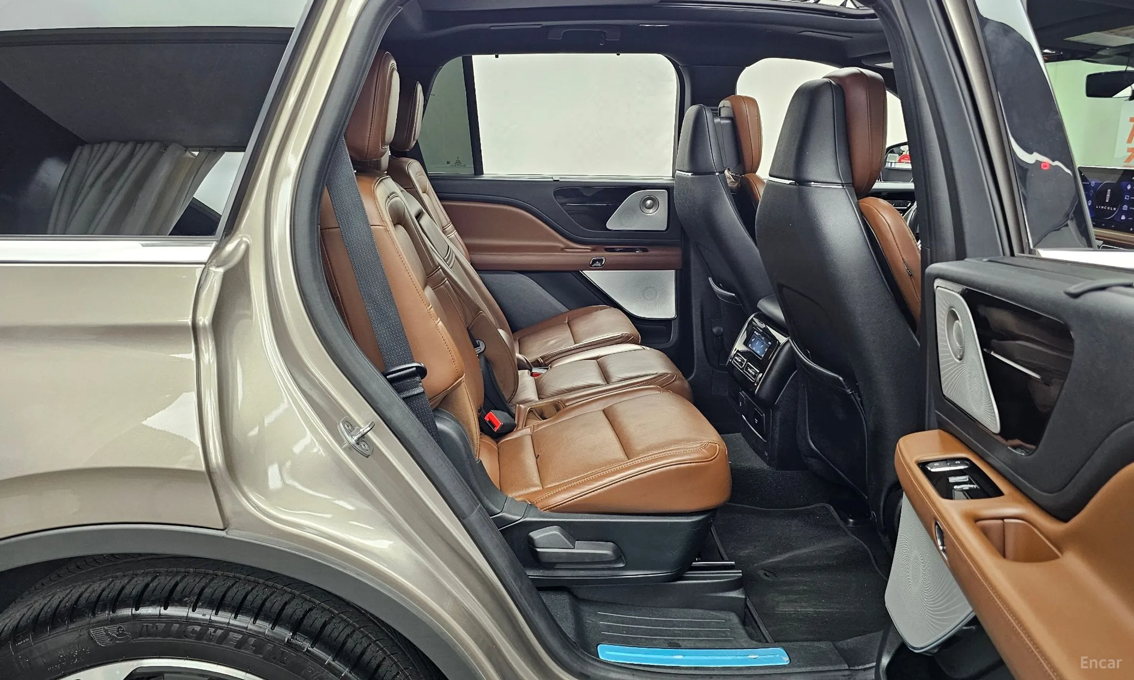 Lincoln Aviator 2nd Generation превью 12