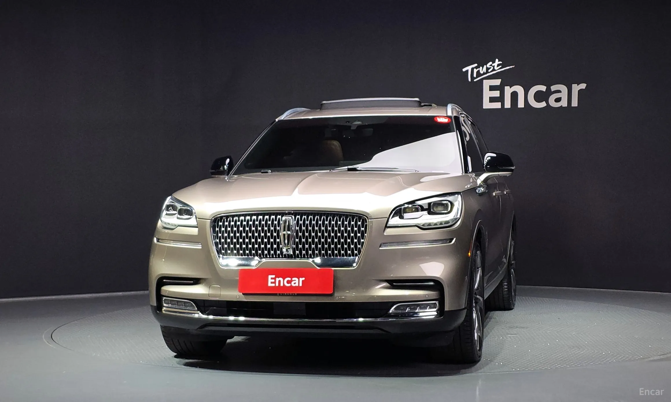 Lincoln Aviator 2nd Generation превью 3