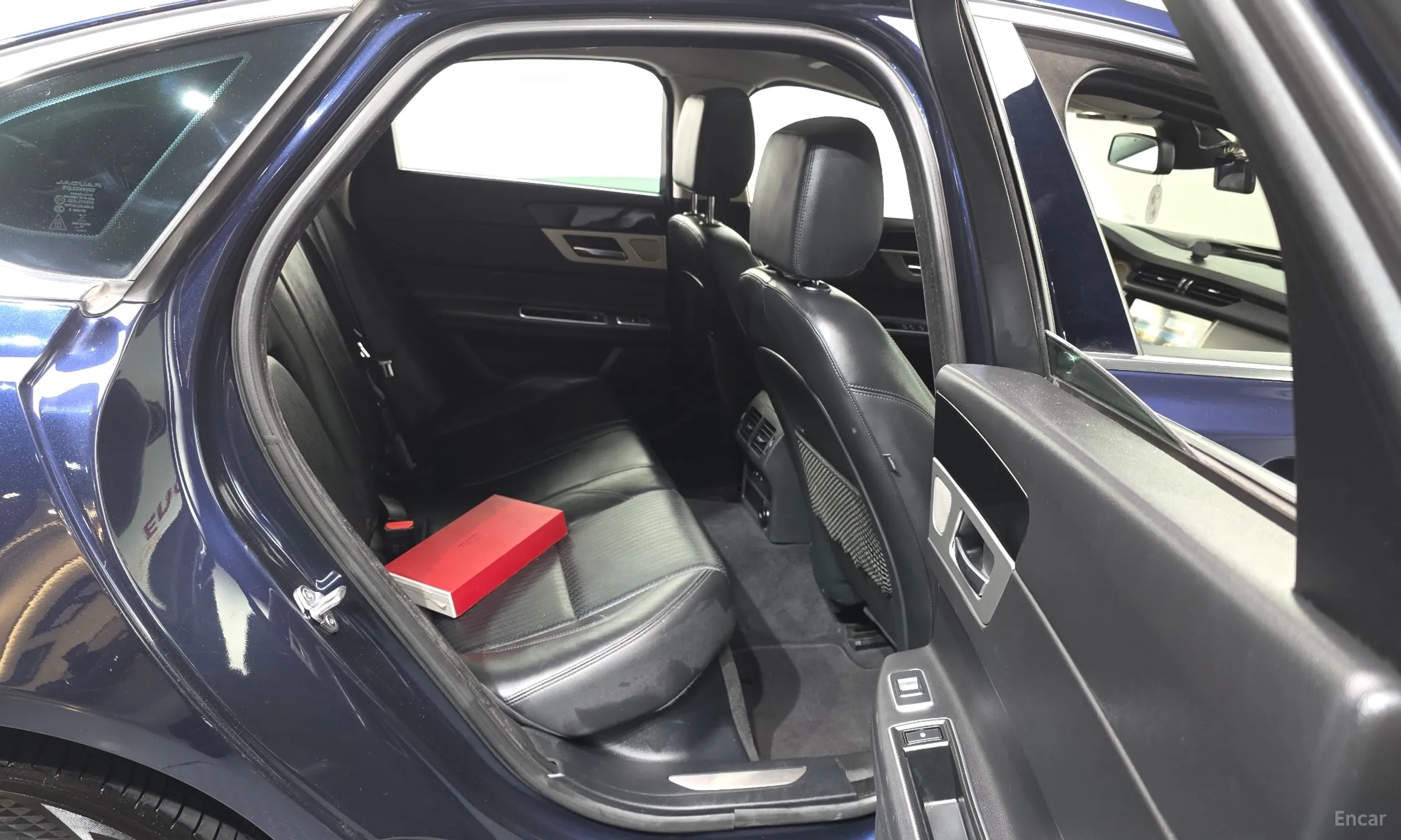 Jaguar XF (x260) превью 12