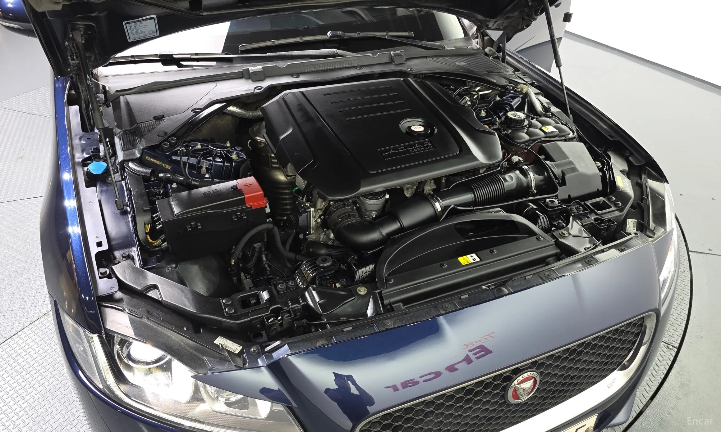 Jaguar XF (x260) превью 6