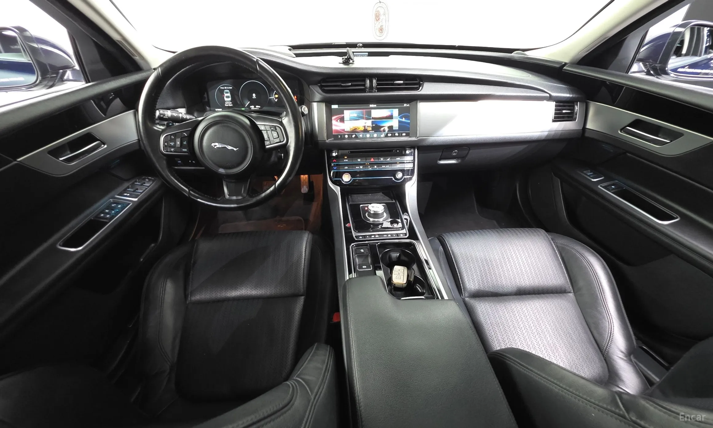 Jaguar XF (x260) превью 7