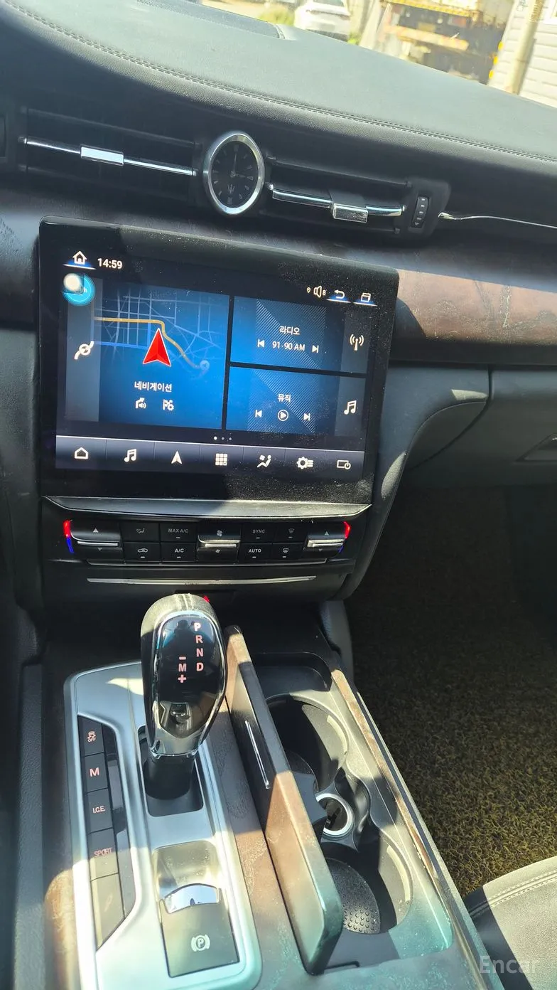 Maserati Quattroporte превью 10