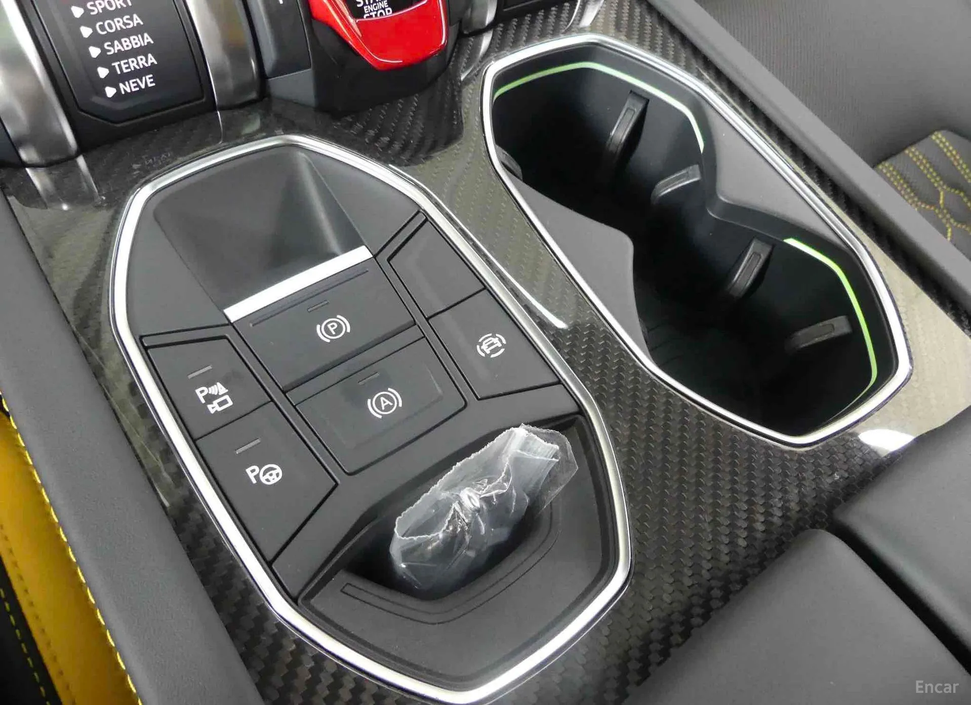 Lamborghini Urus превью 15