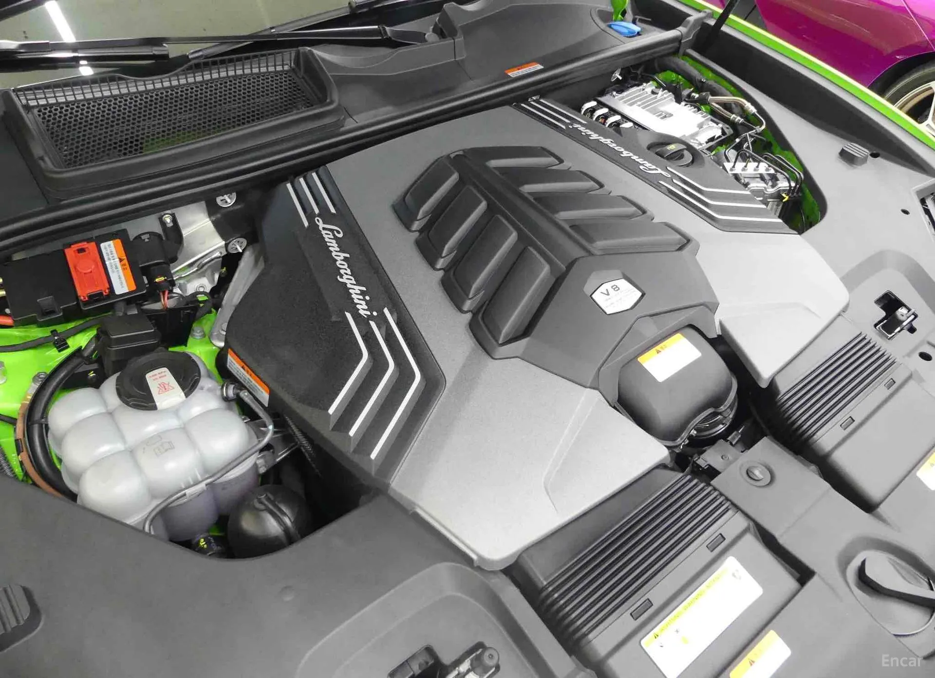 Lamborghini Urus превью 5