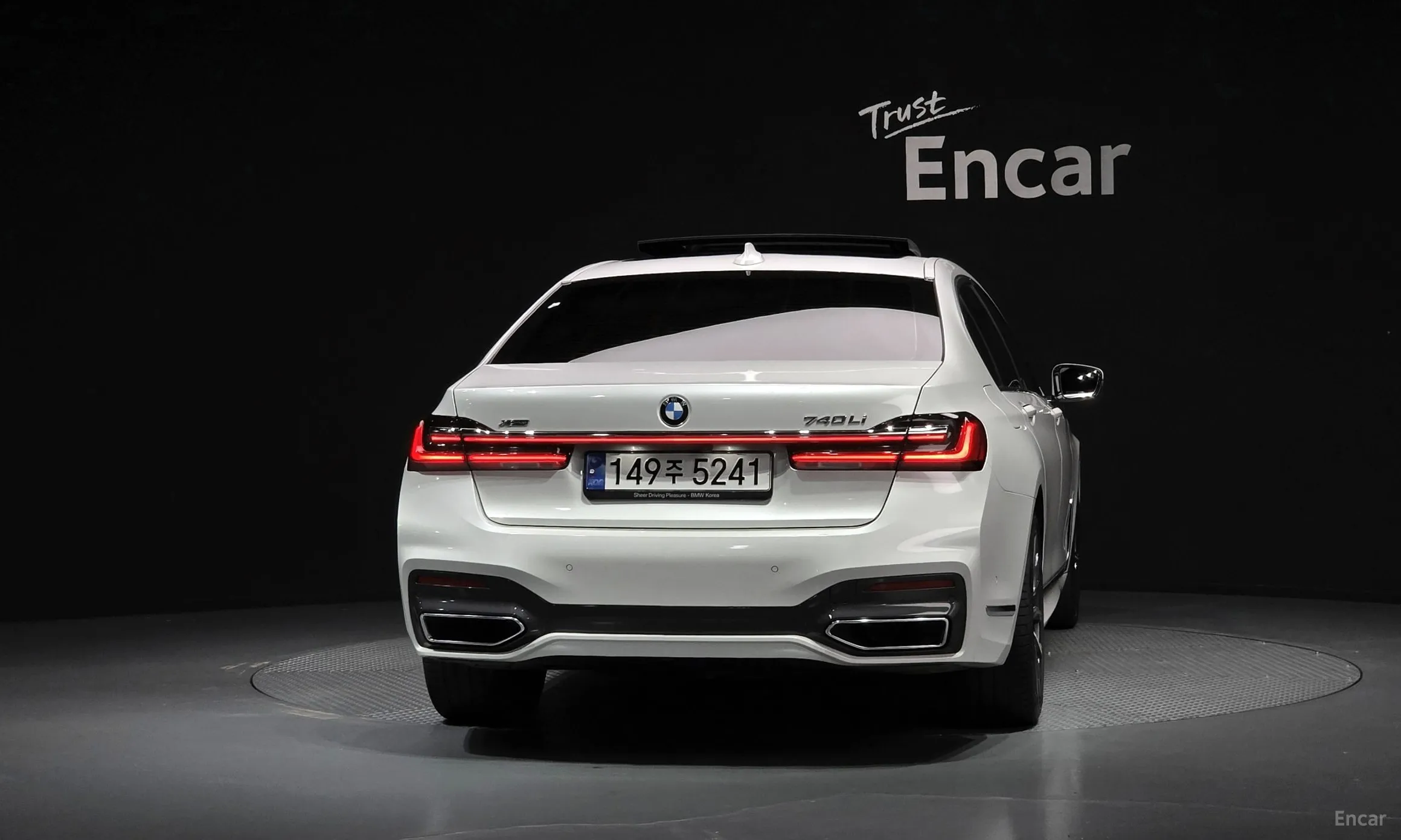 BMW 7 Series (G11) превью 4
