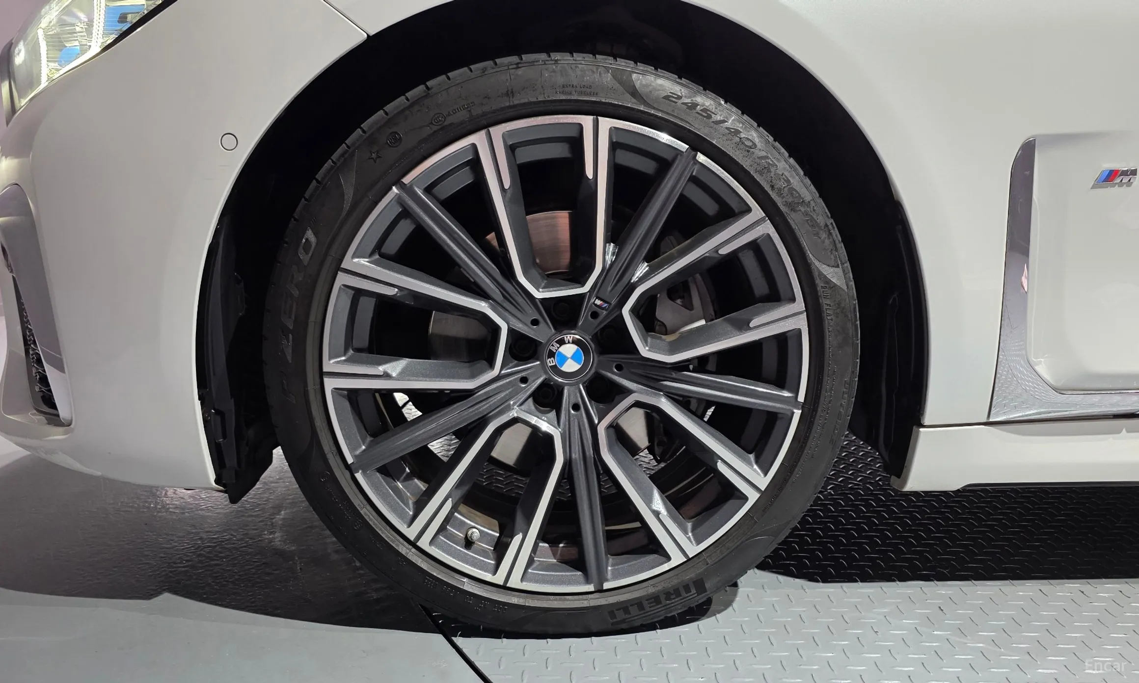 BMW 7 Series (G11) превью 5
