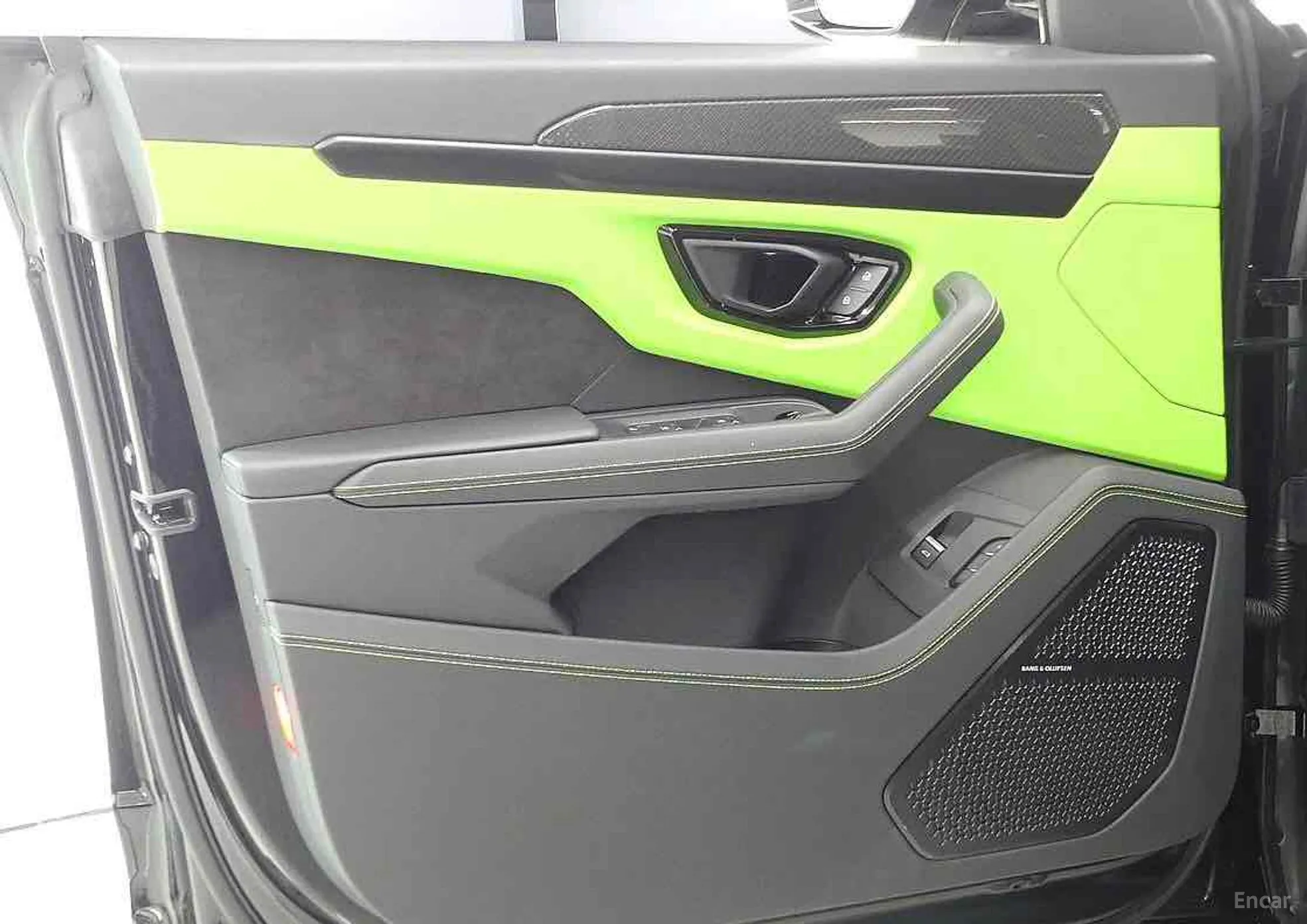 Lamborghini Urus превью 12