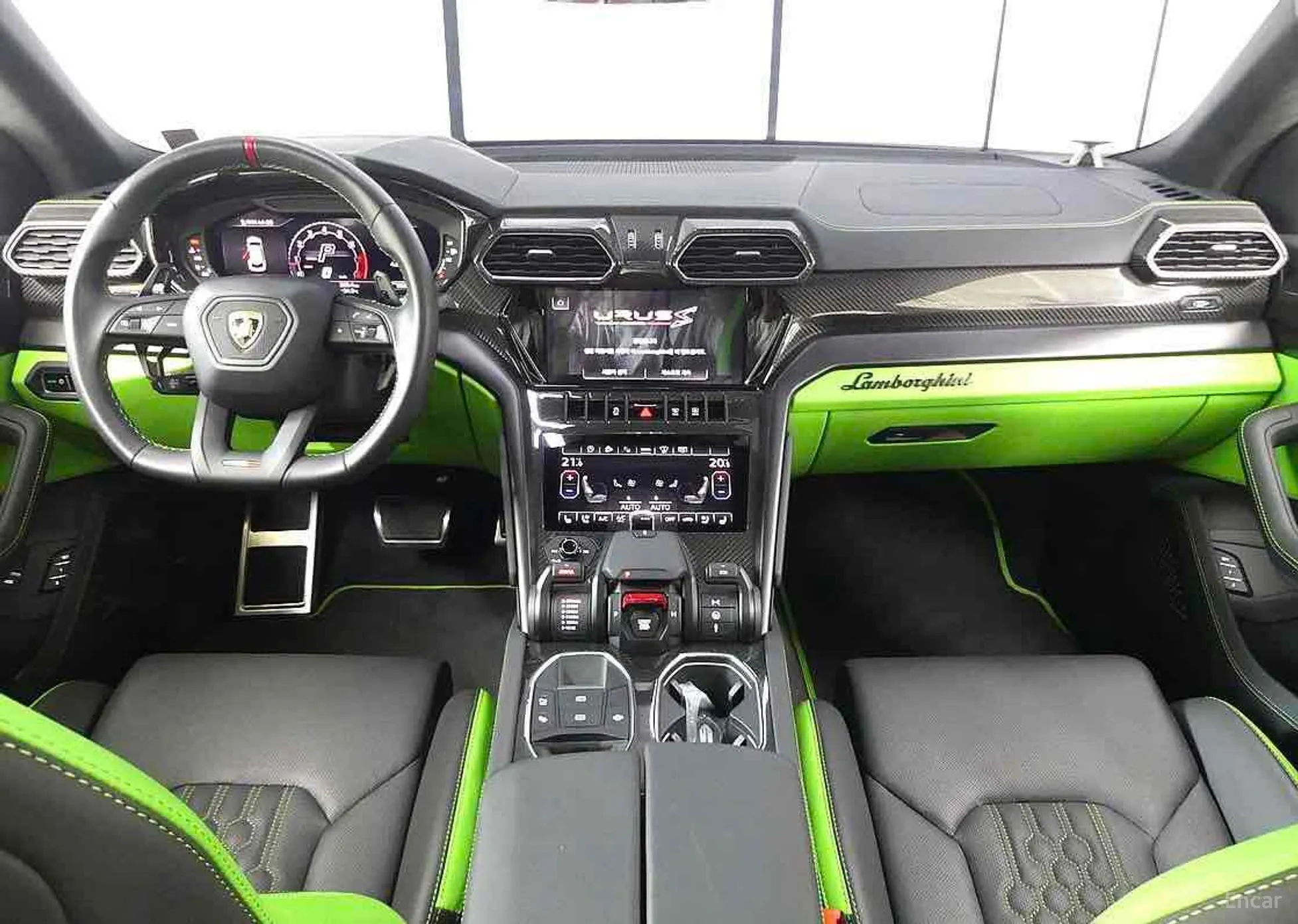 Lamborghini Urus превью 4