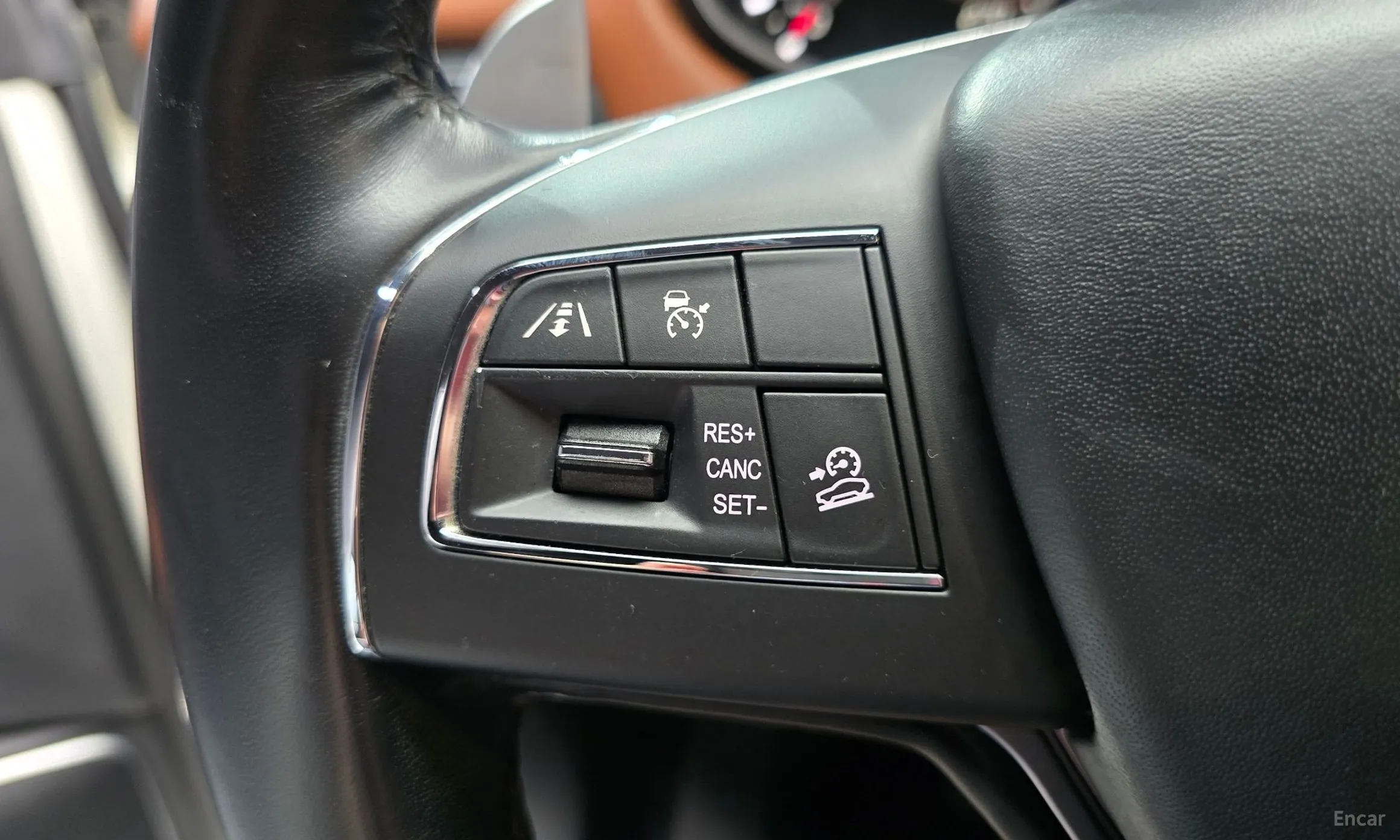 Maserati Levante превью 16