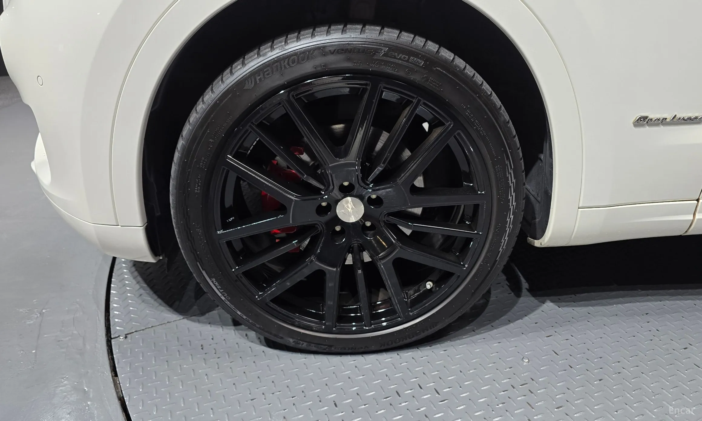 Maserati Levante превью 5
