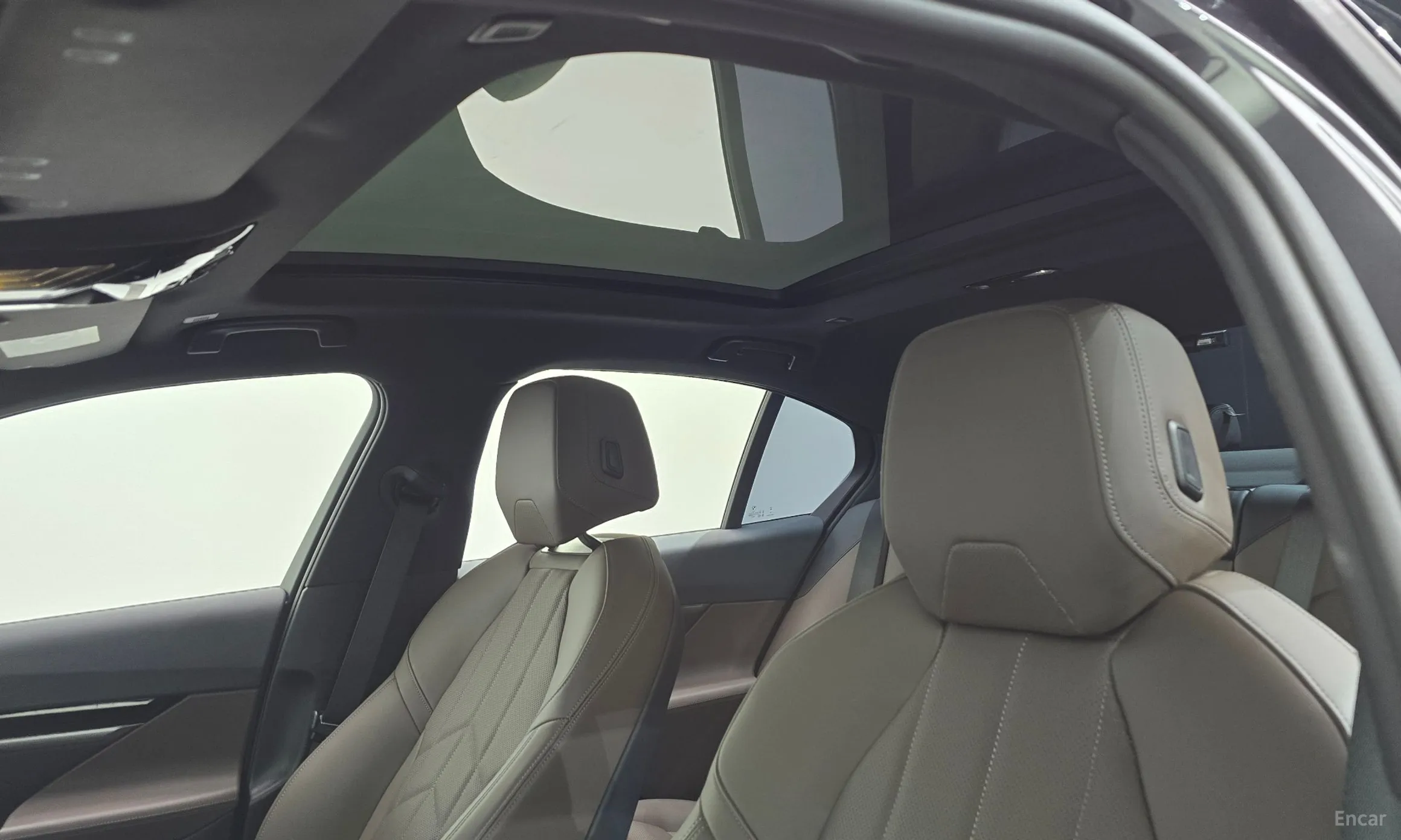 BMW 5 Series (G60) превью 17
