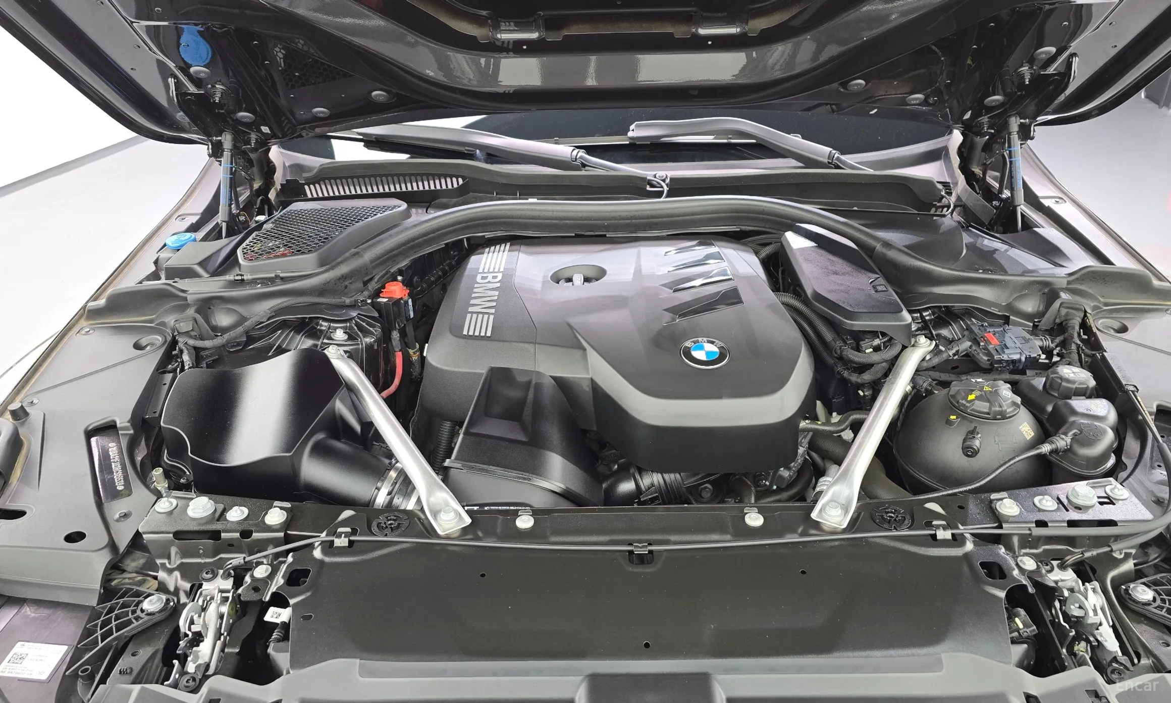 BMW 5 Series (G60) превью 6