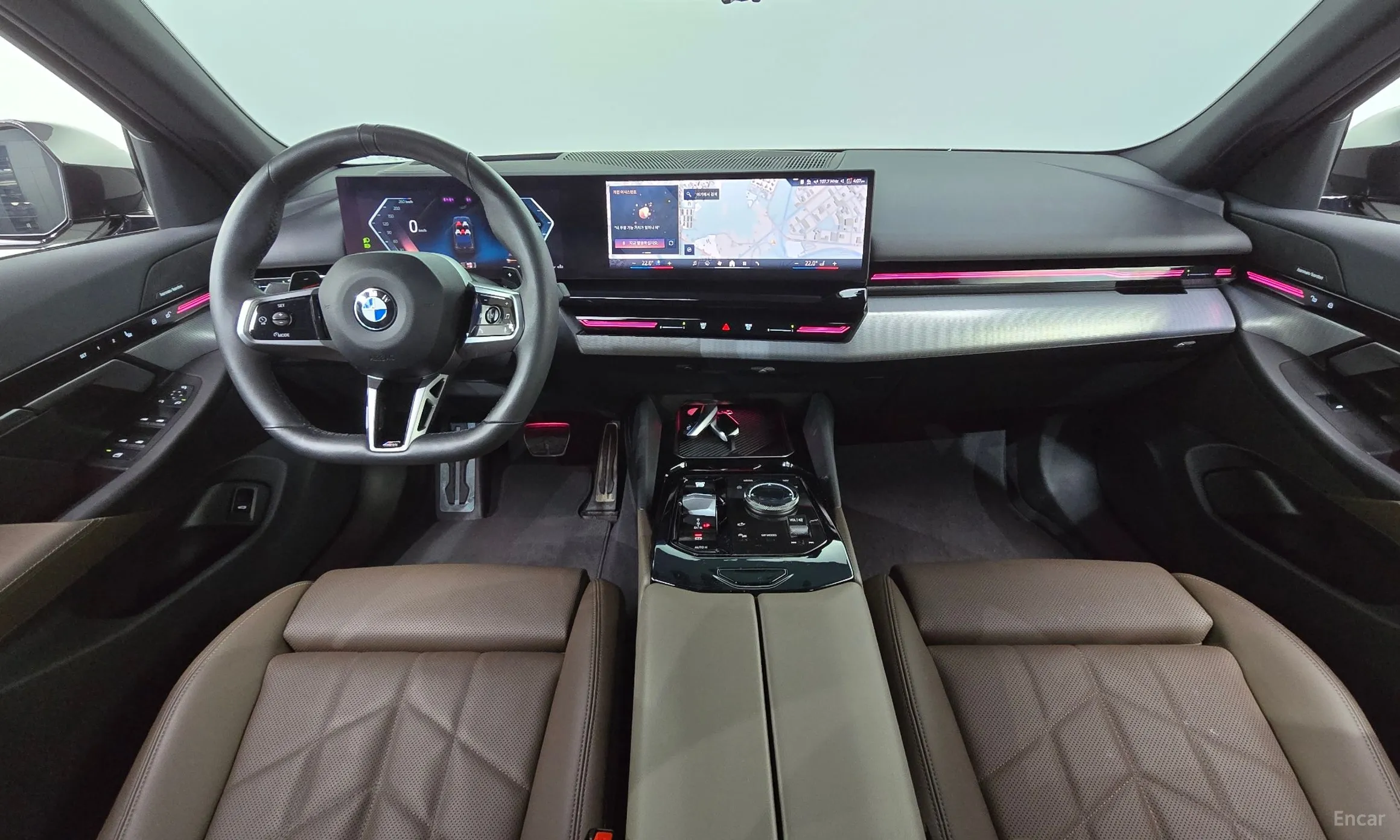 BMW 5 Series (G60) превью 7