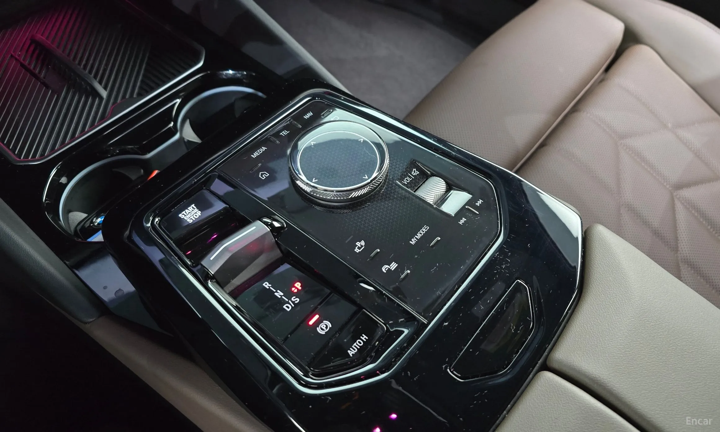 BMW 5 Series (G60) превью 9