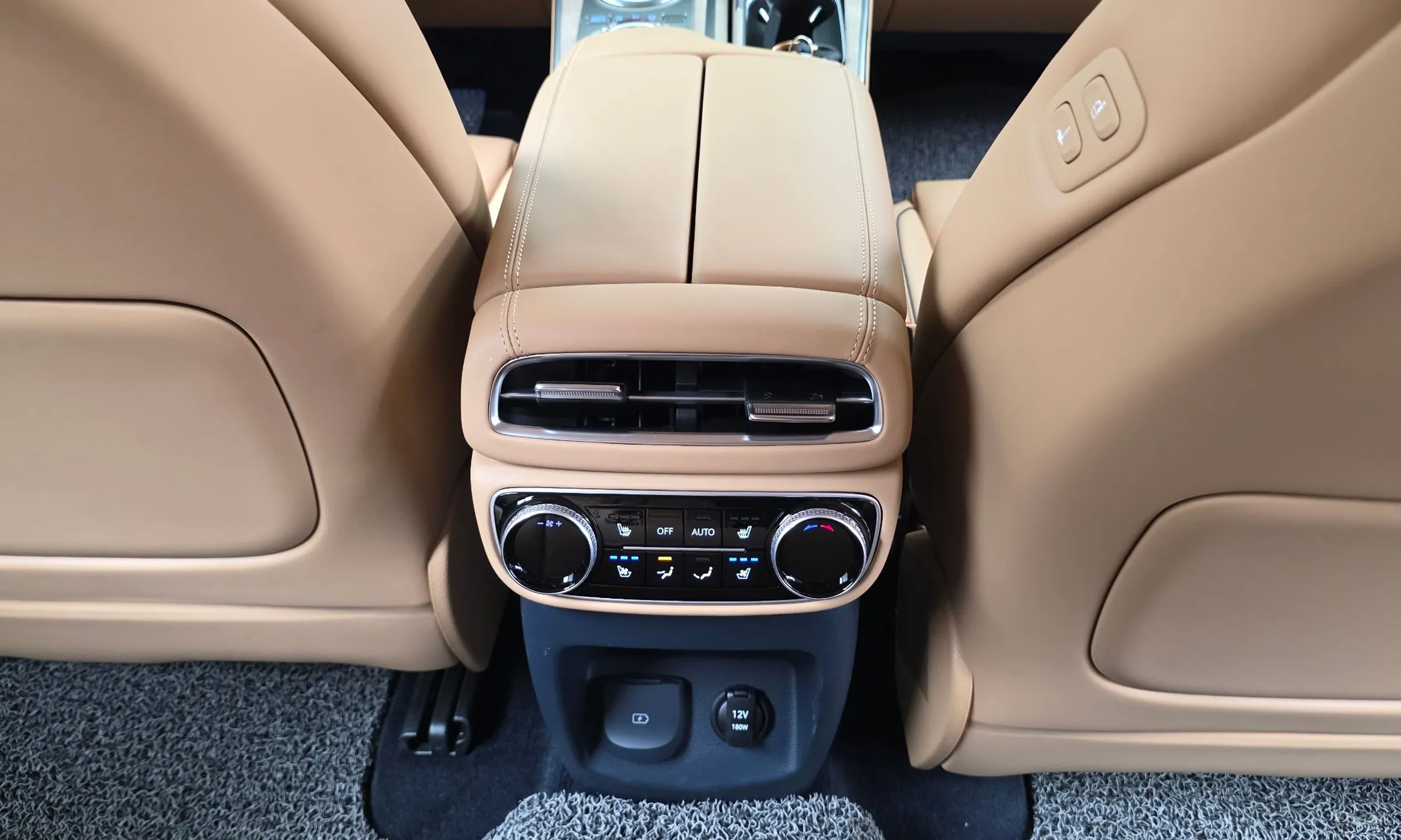 Genesis GV80 превью 19