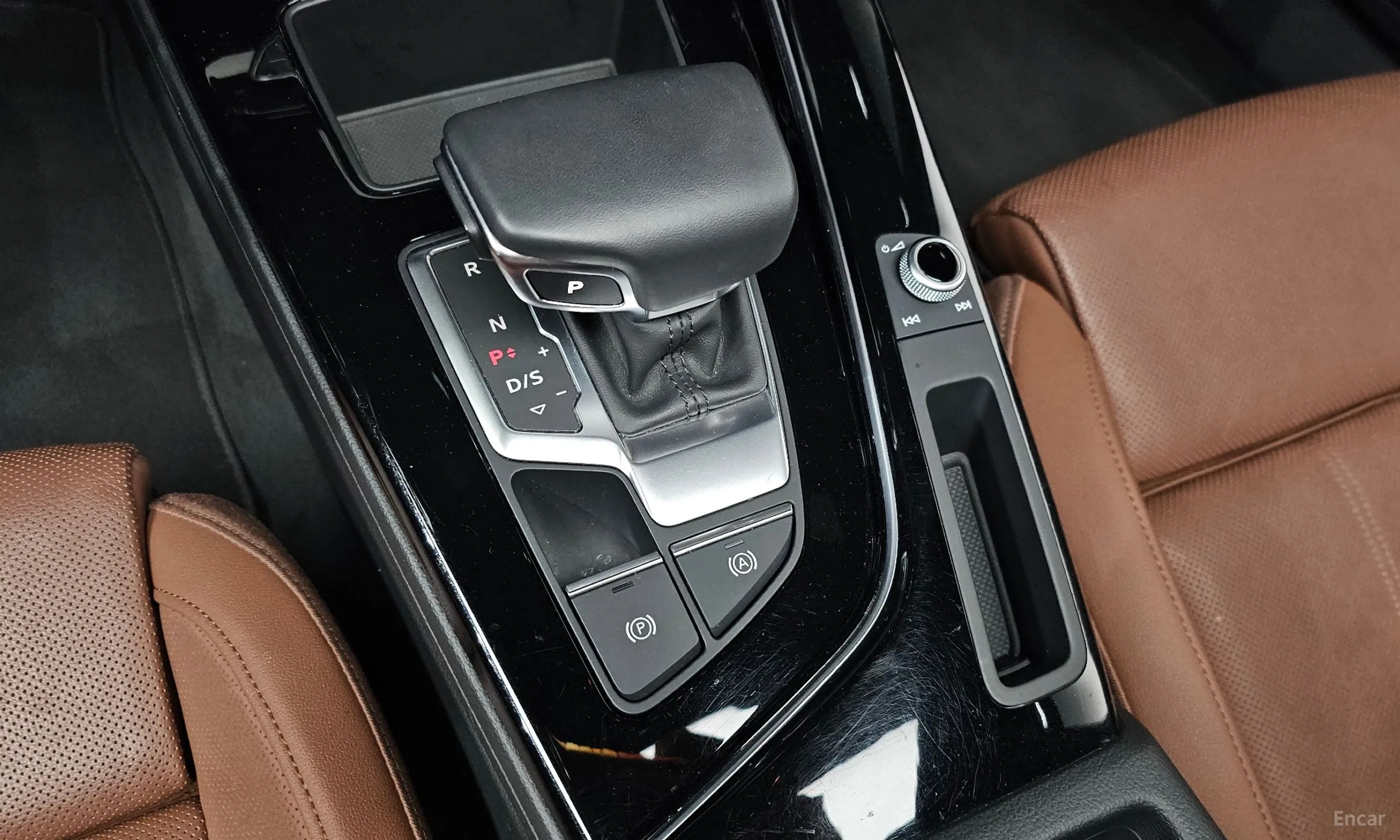 Audi A4 (B9) превью 12