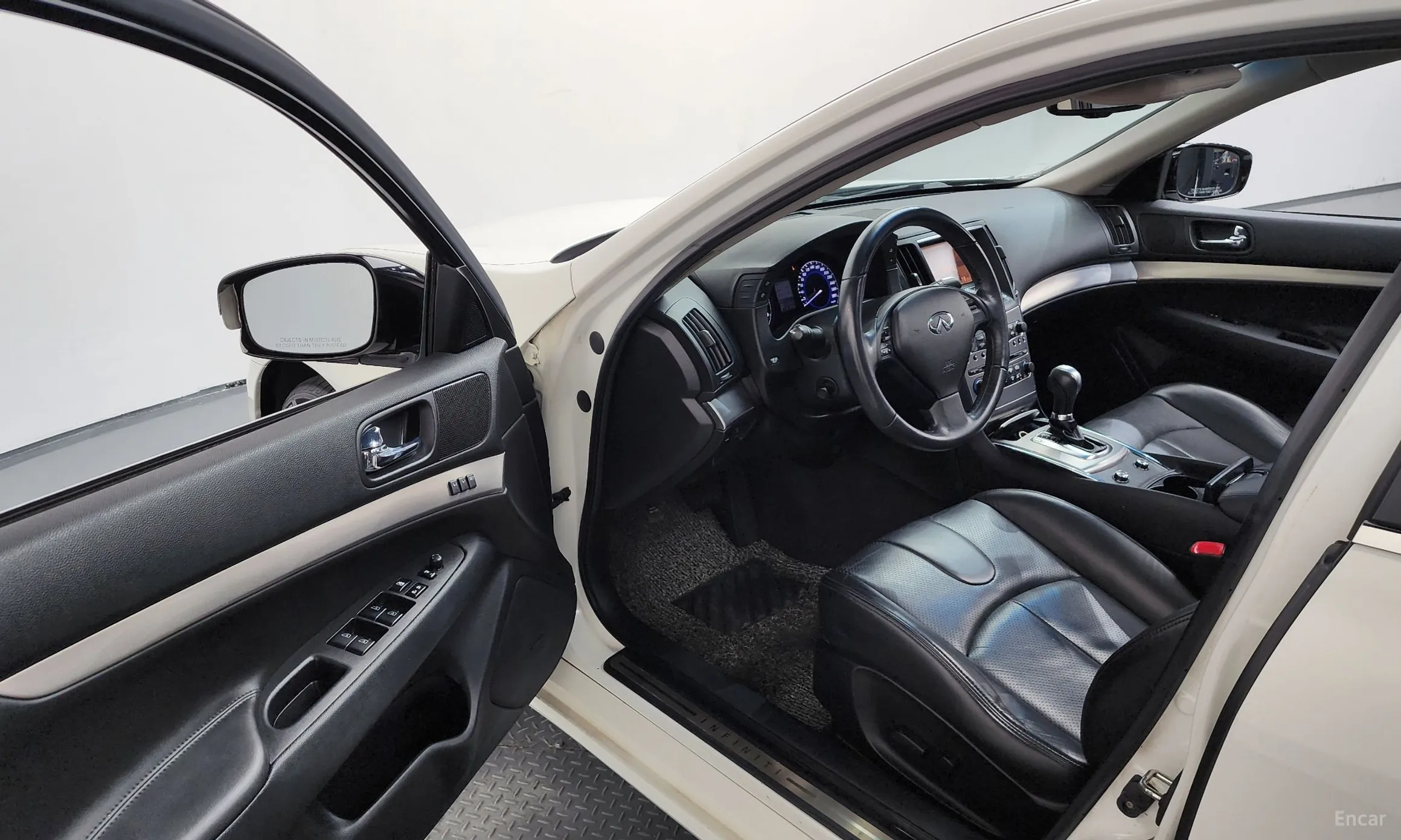 Infiniti G25 превью 10
