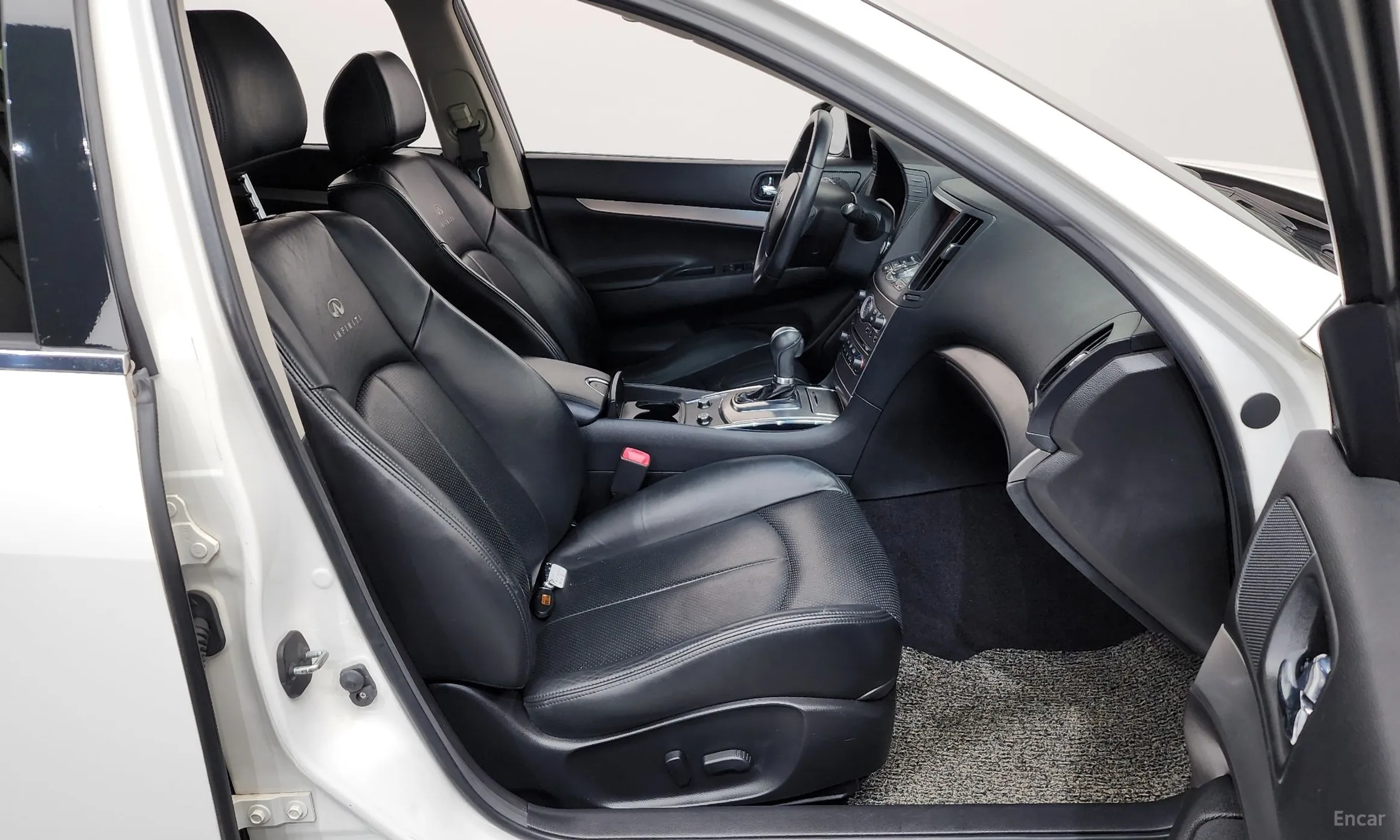 Infiniti G25 превью 11