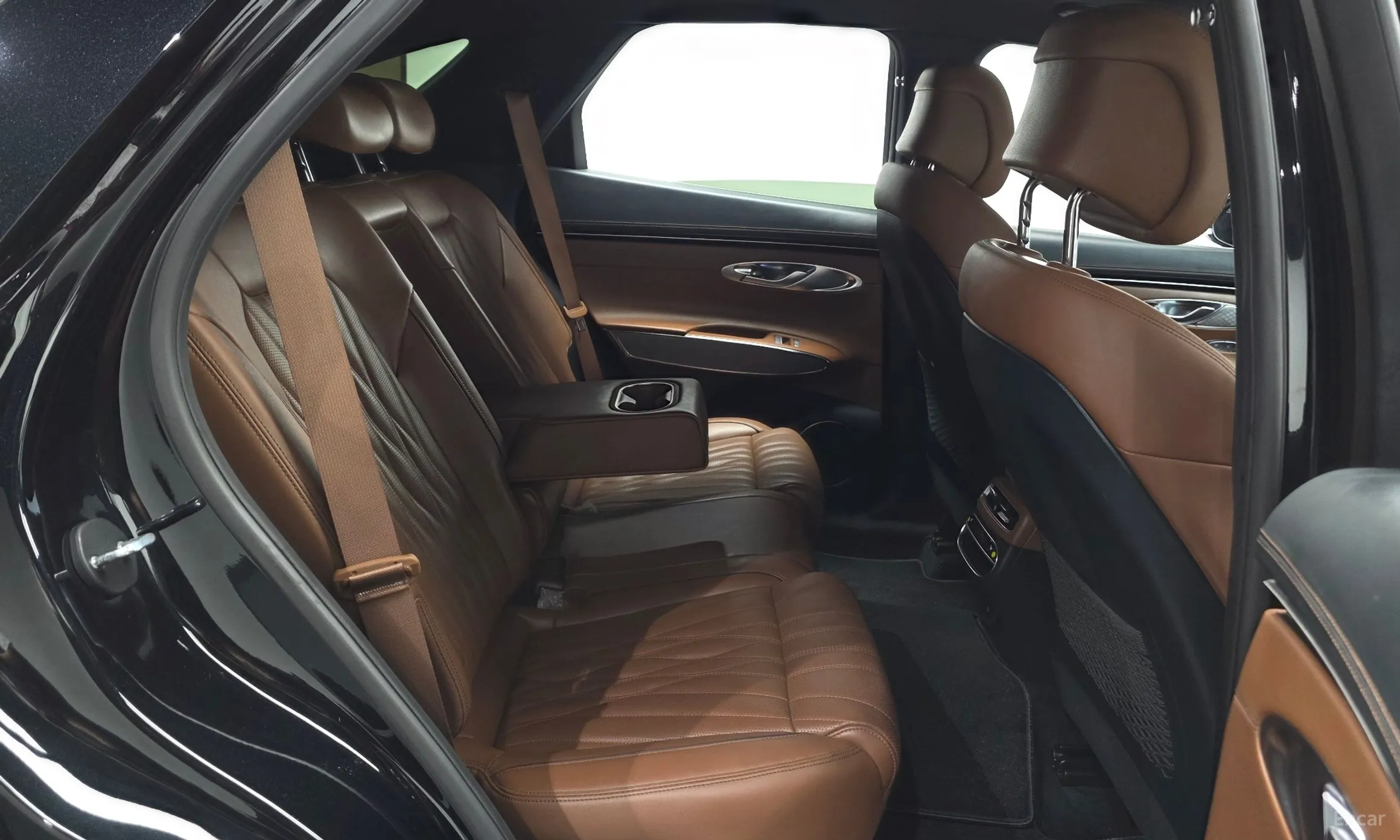 Genesis GV70 превью 11