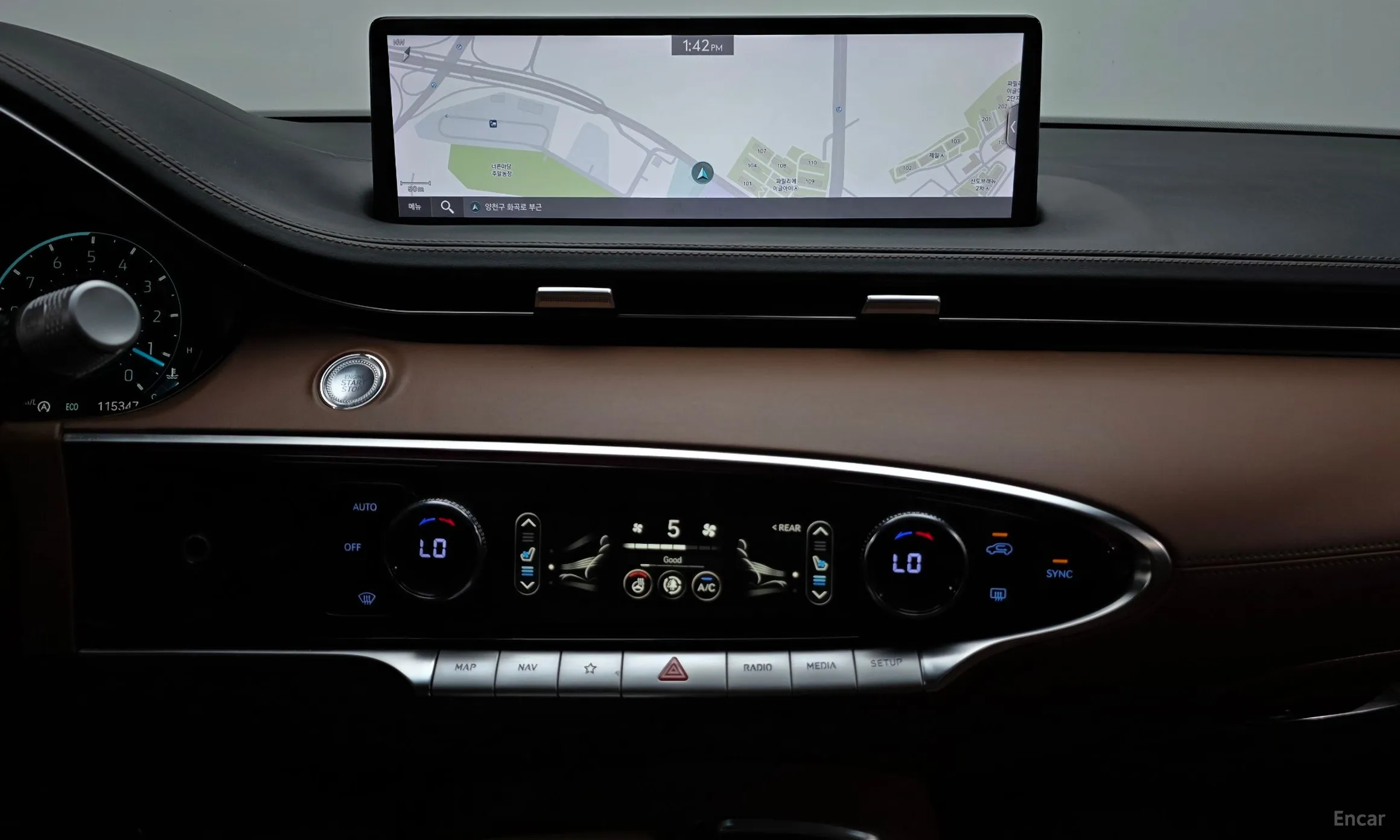 Genesis GV70 превью 14