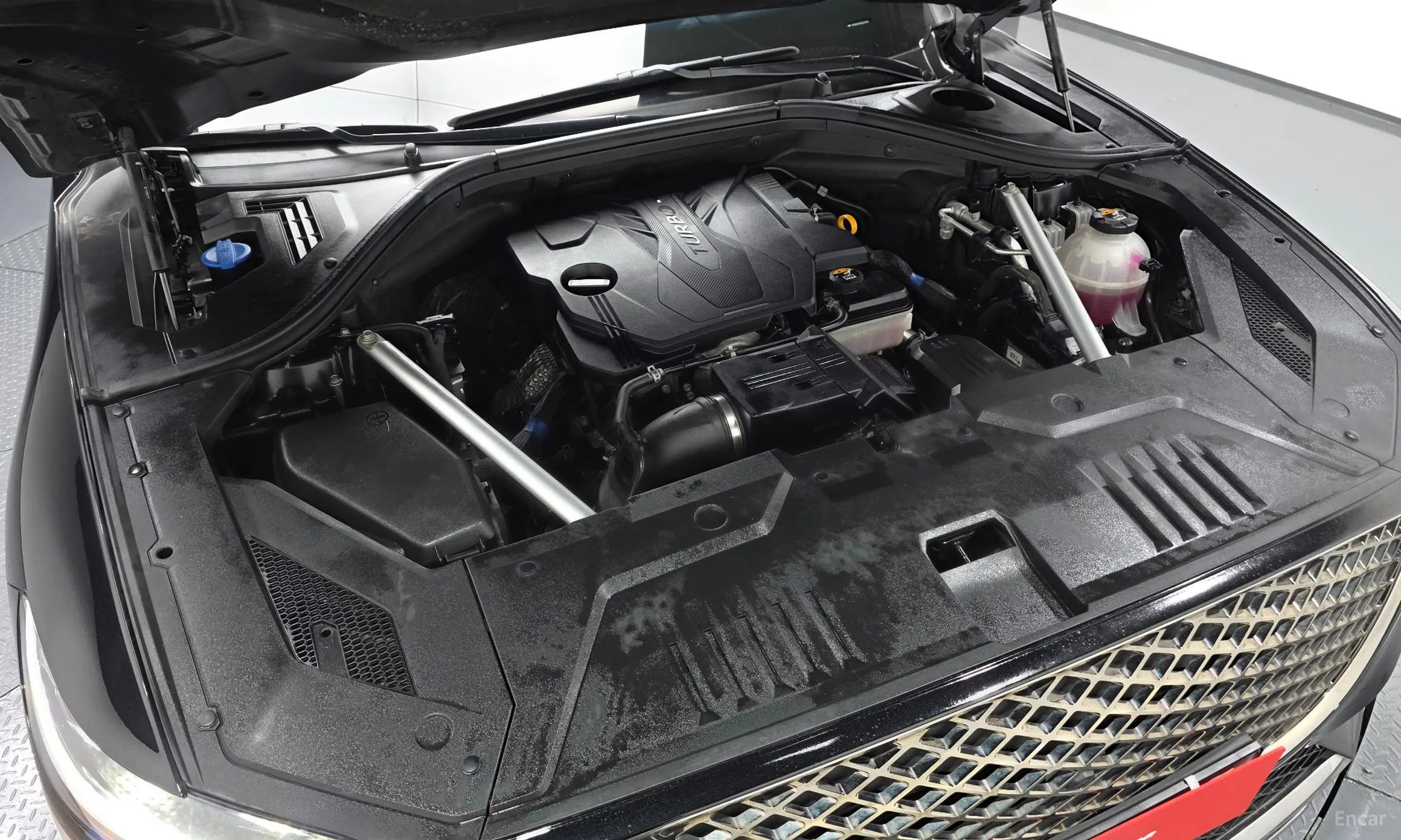 Genesis GV70 превью 6