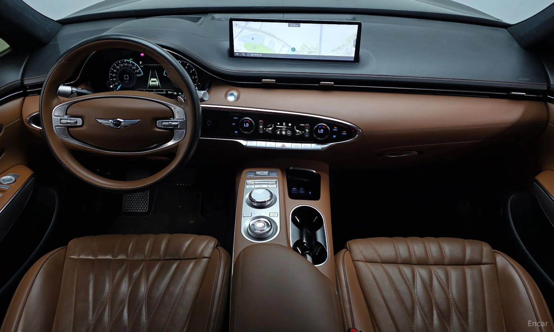 Genesis GV70 превью 7