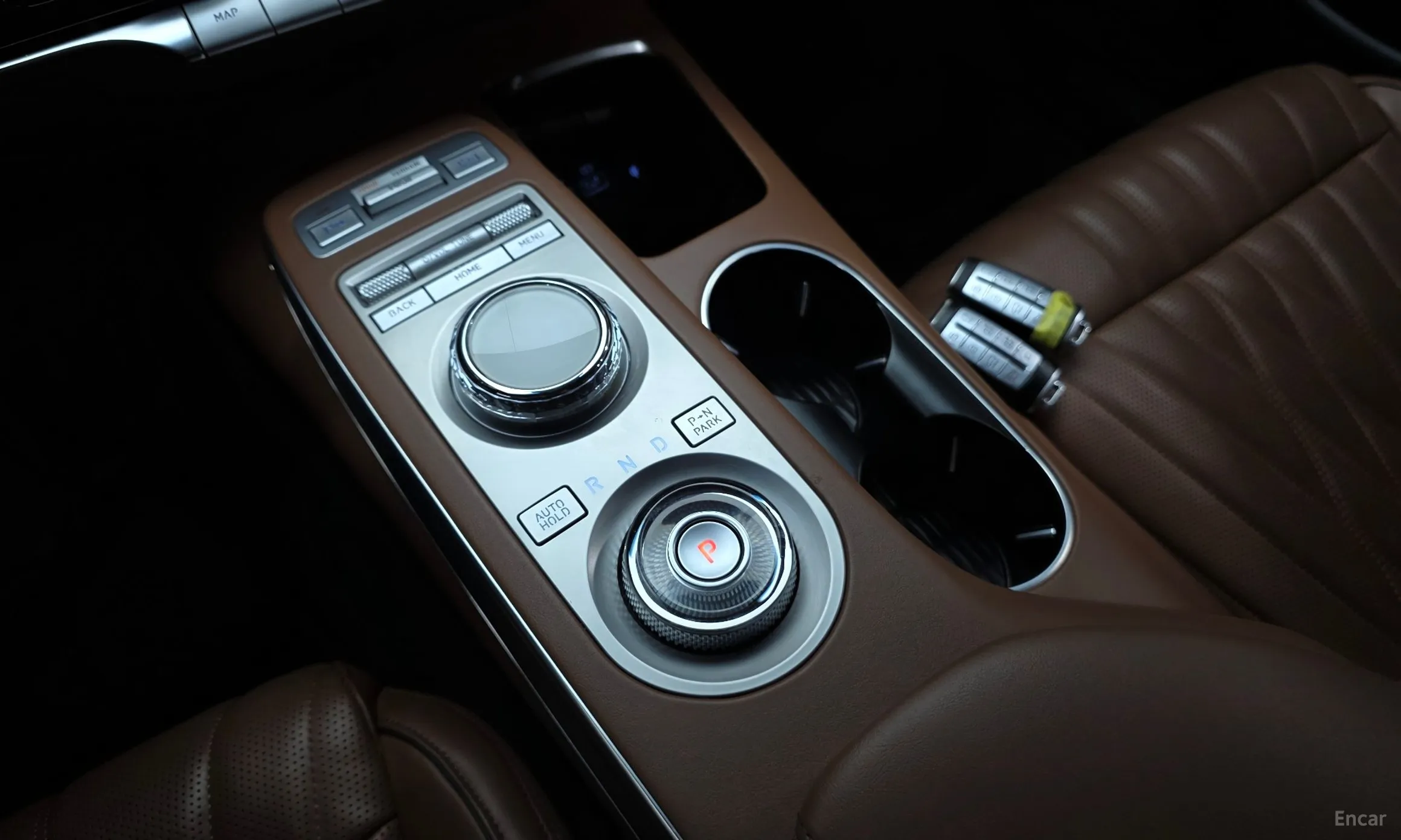 Genesis GV70 превью 9