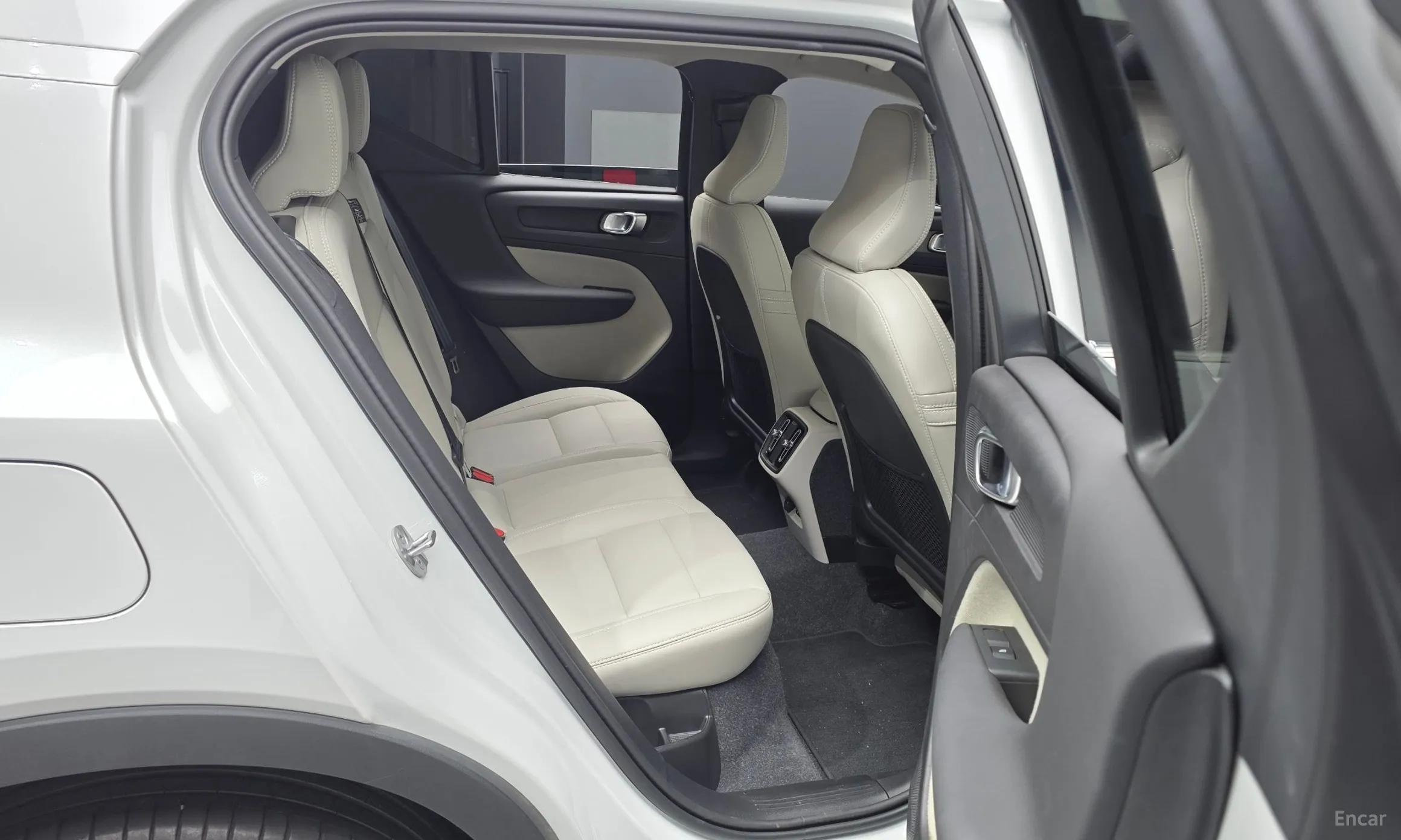 Volvo XC40 превью 12